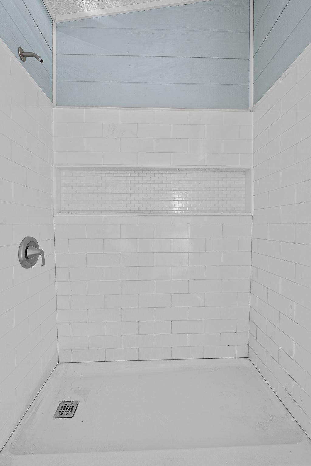 1177 County Road 402, Flatonia, TX 78941