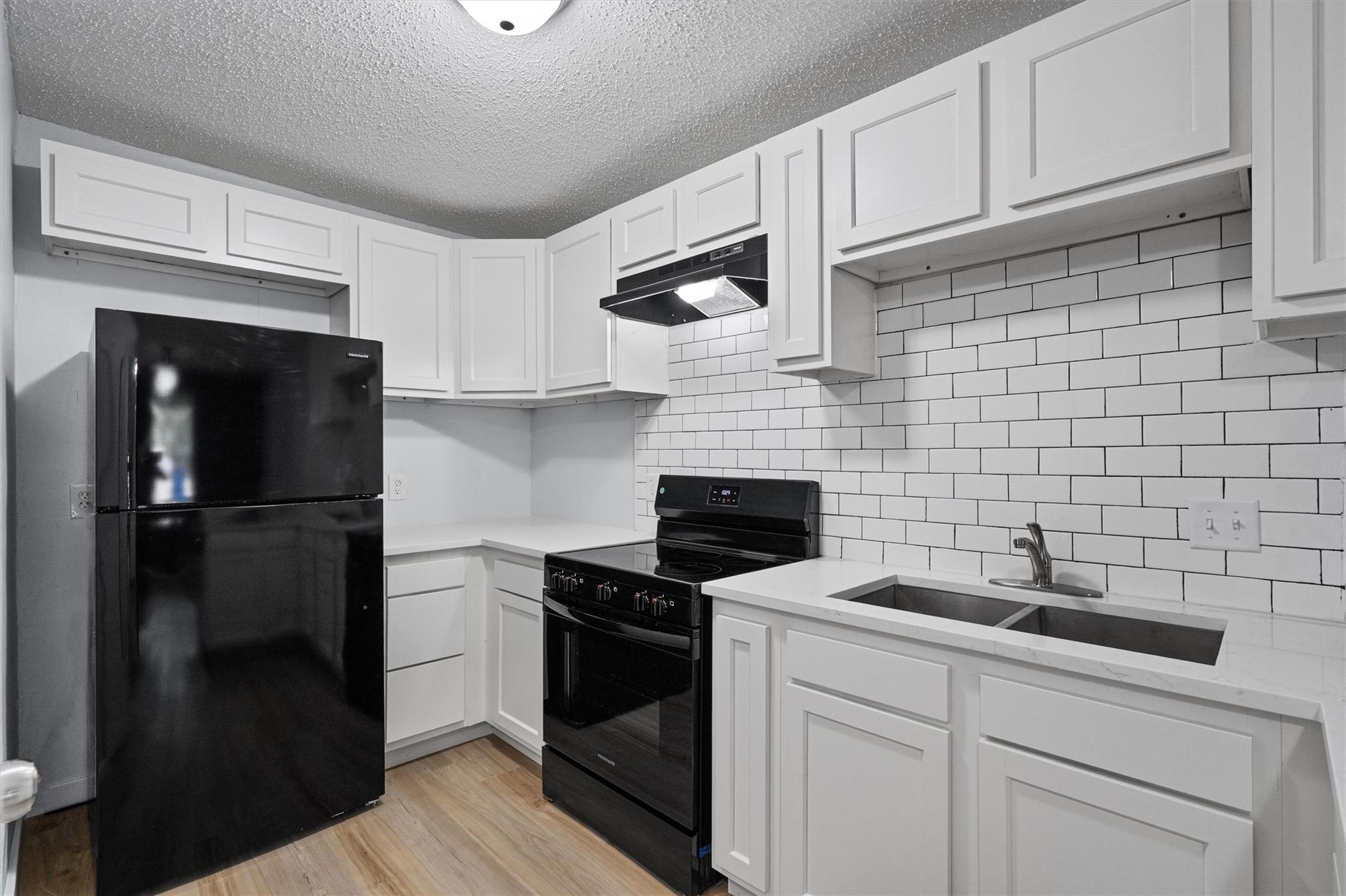 520 Lenora Dr # A, Taylor, TX 76574