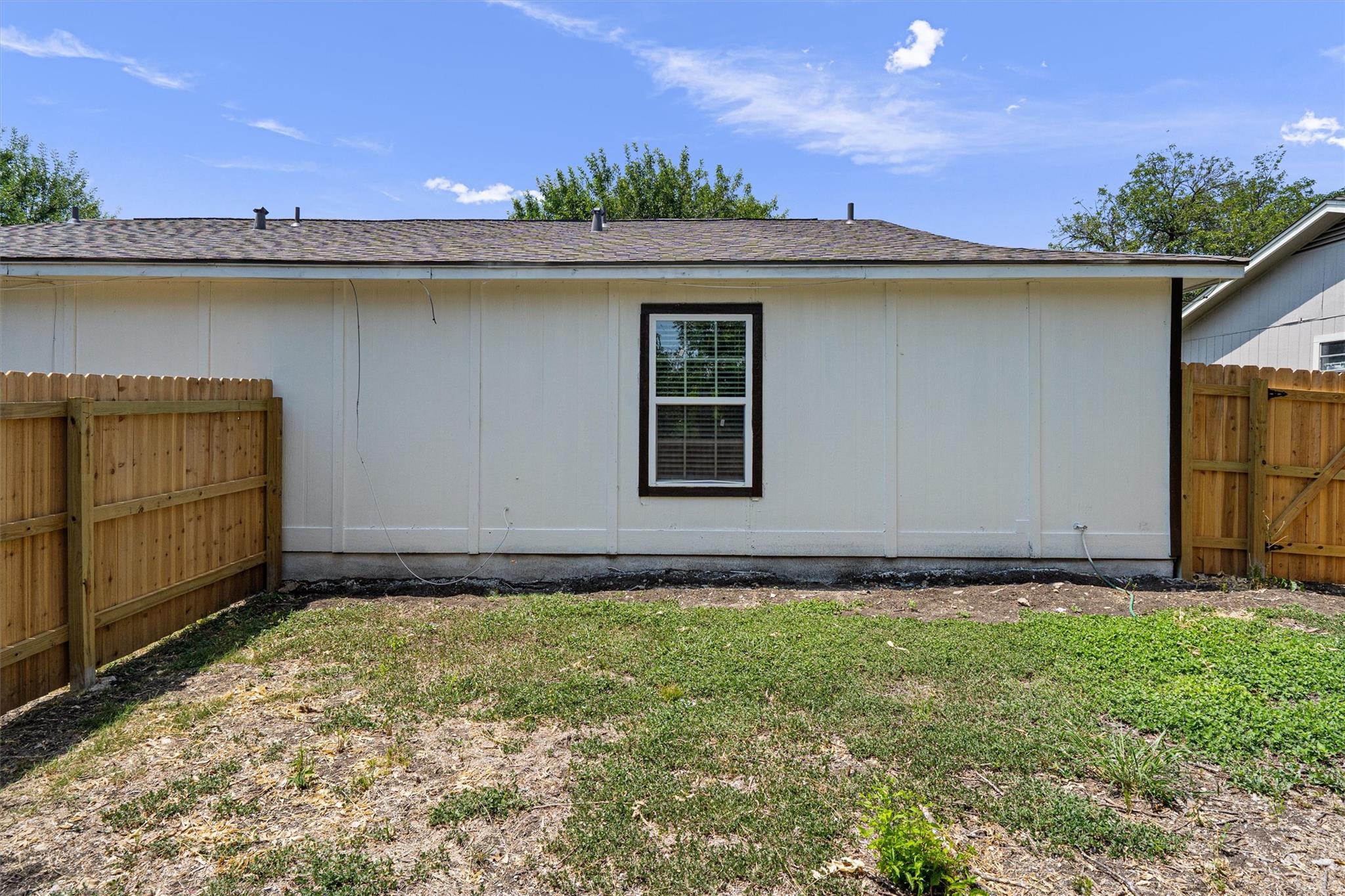 520 Lenora Dr # A, Taylor, TX 76574