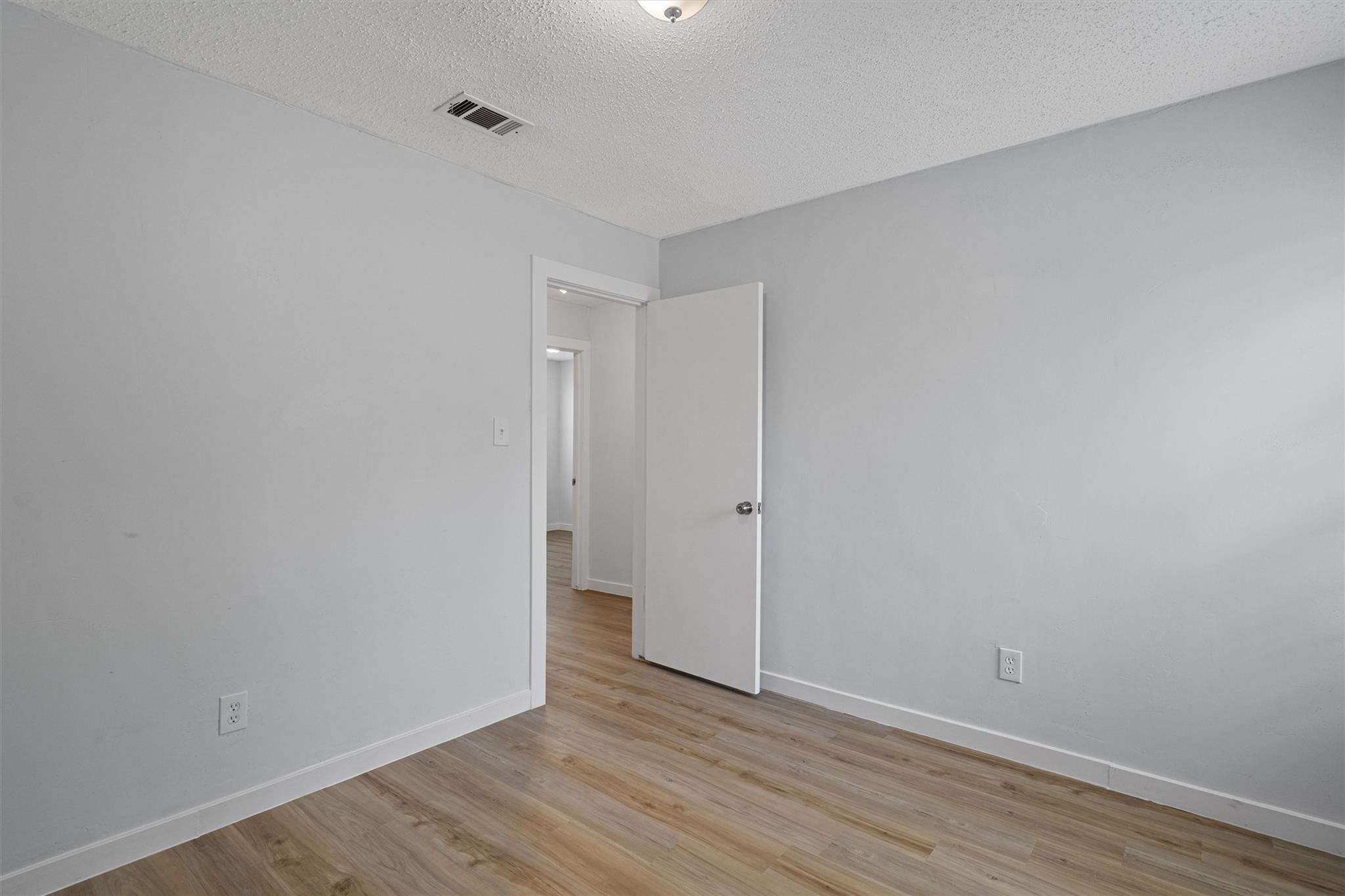 520 Lenora Dr # A, Taylor, TX 76574