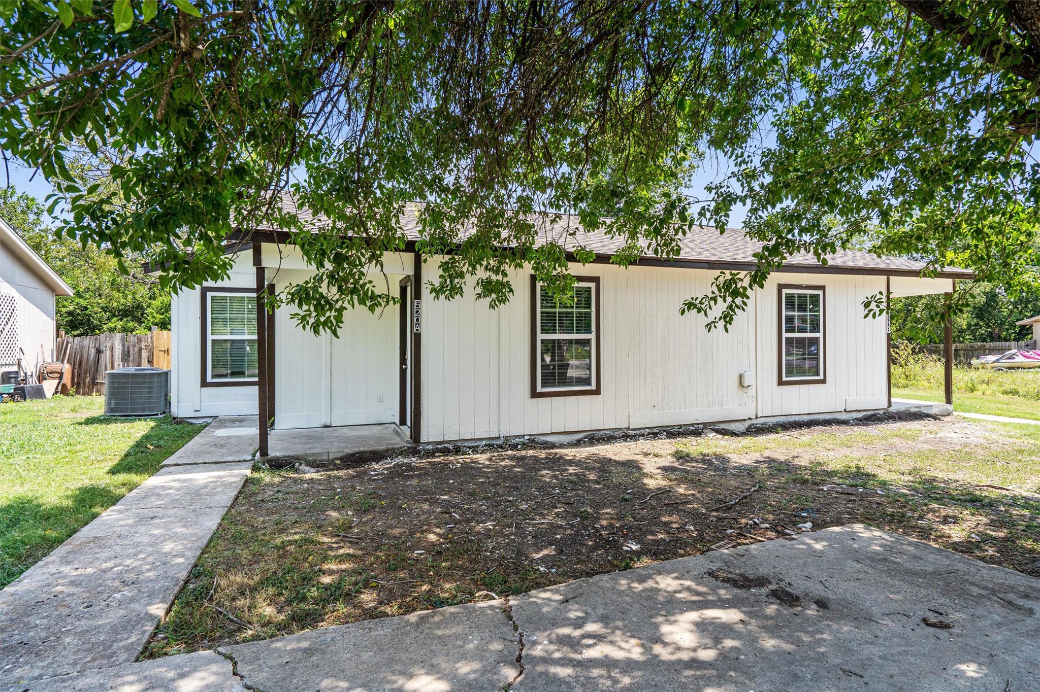 520 Lenora Dr # A, Taylor, TX 76574