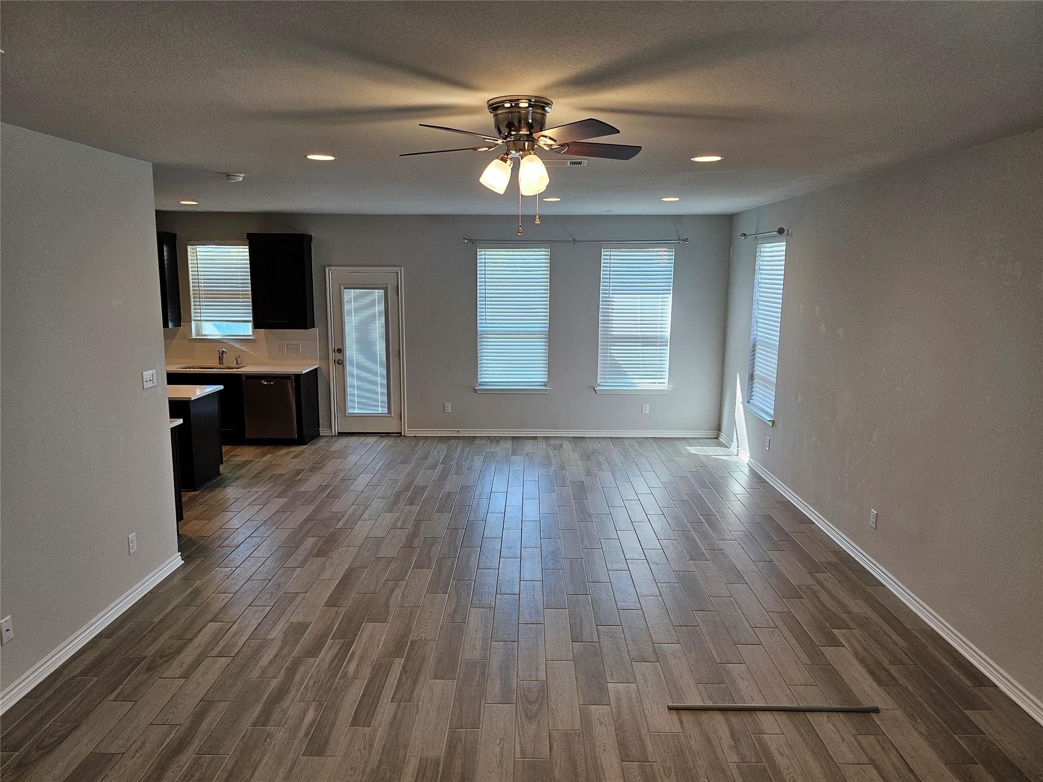 112 Batjac Aly, Jarrell, TX 76537