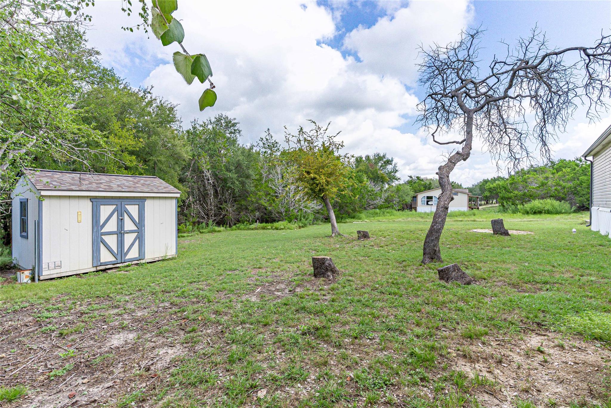 120 Creedmore Dr, Liberty Hill, TX 78642