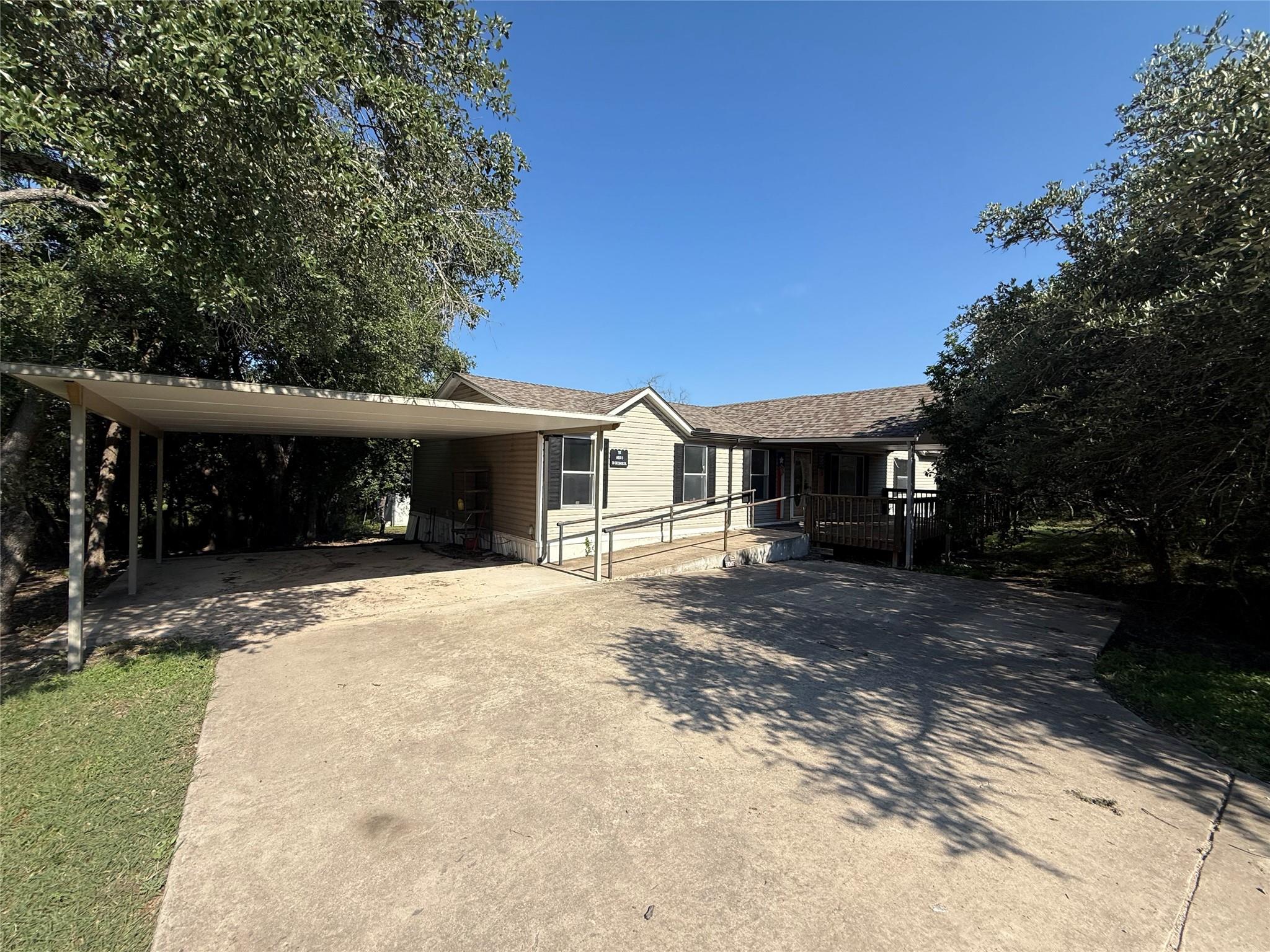 120 Creedmore Dr, Liberty Hill, TX 78642