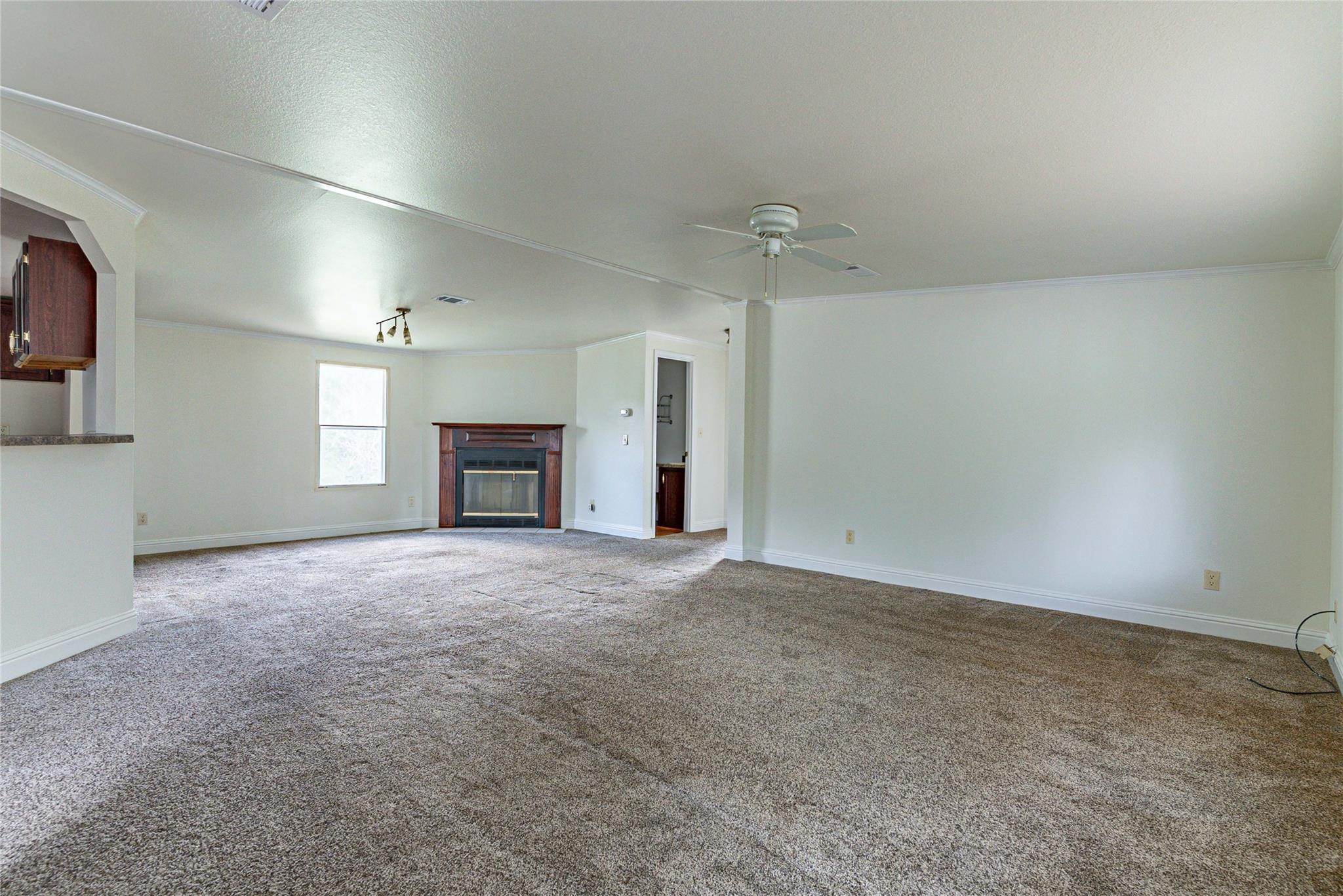 120 Creedmore Dr, Liberty Hill, TX 78642