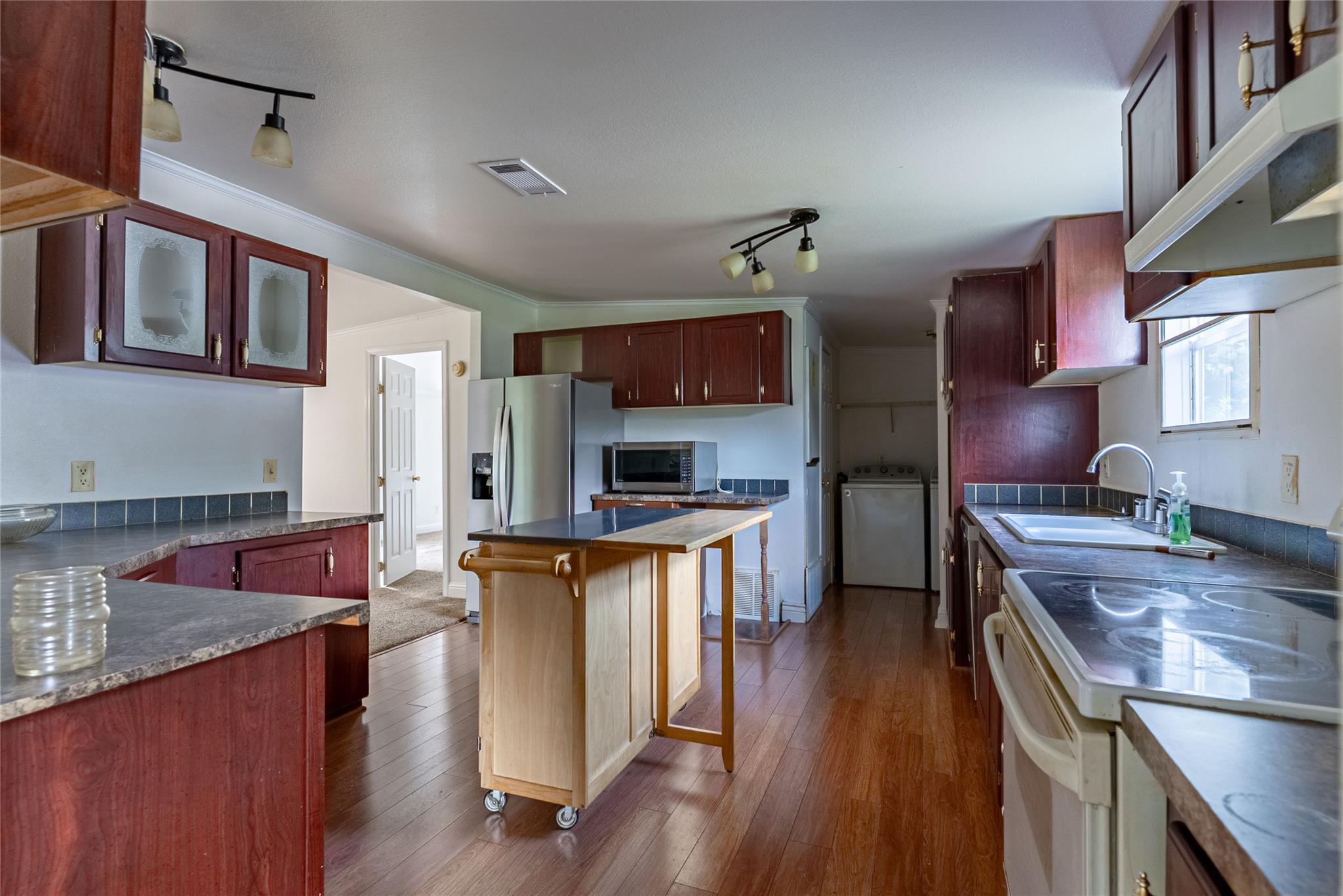 120 Creedmore Dr, Liberty Hill, TX 78642