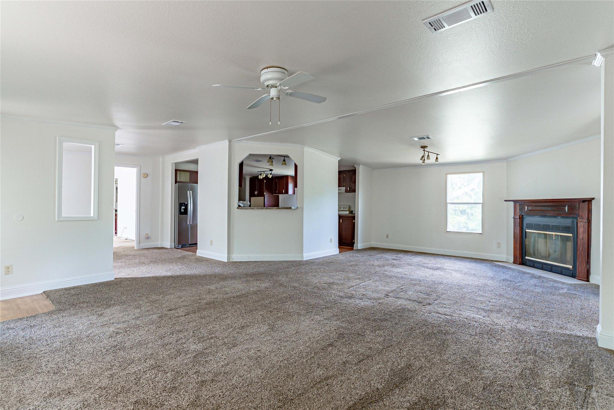 120 Creedmore Dr, Liberty Hill, TX 78642