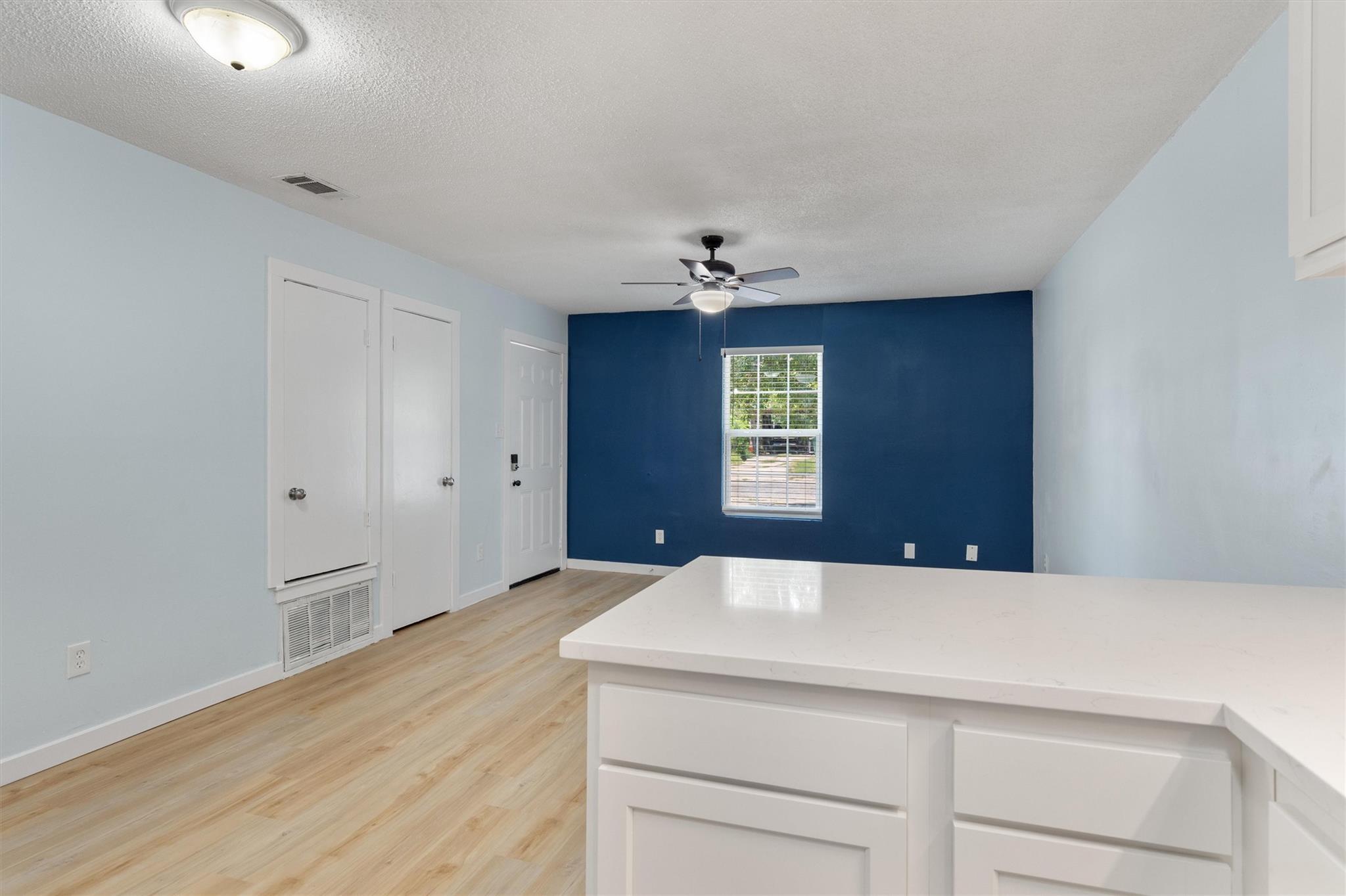 520 Lenora Dr # B, Taylor, TX 76574