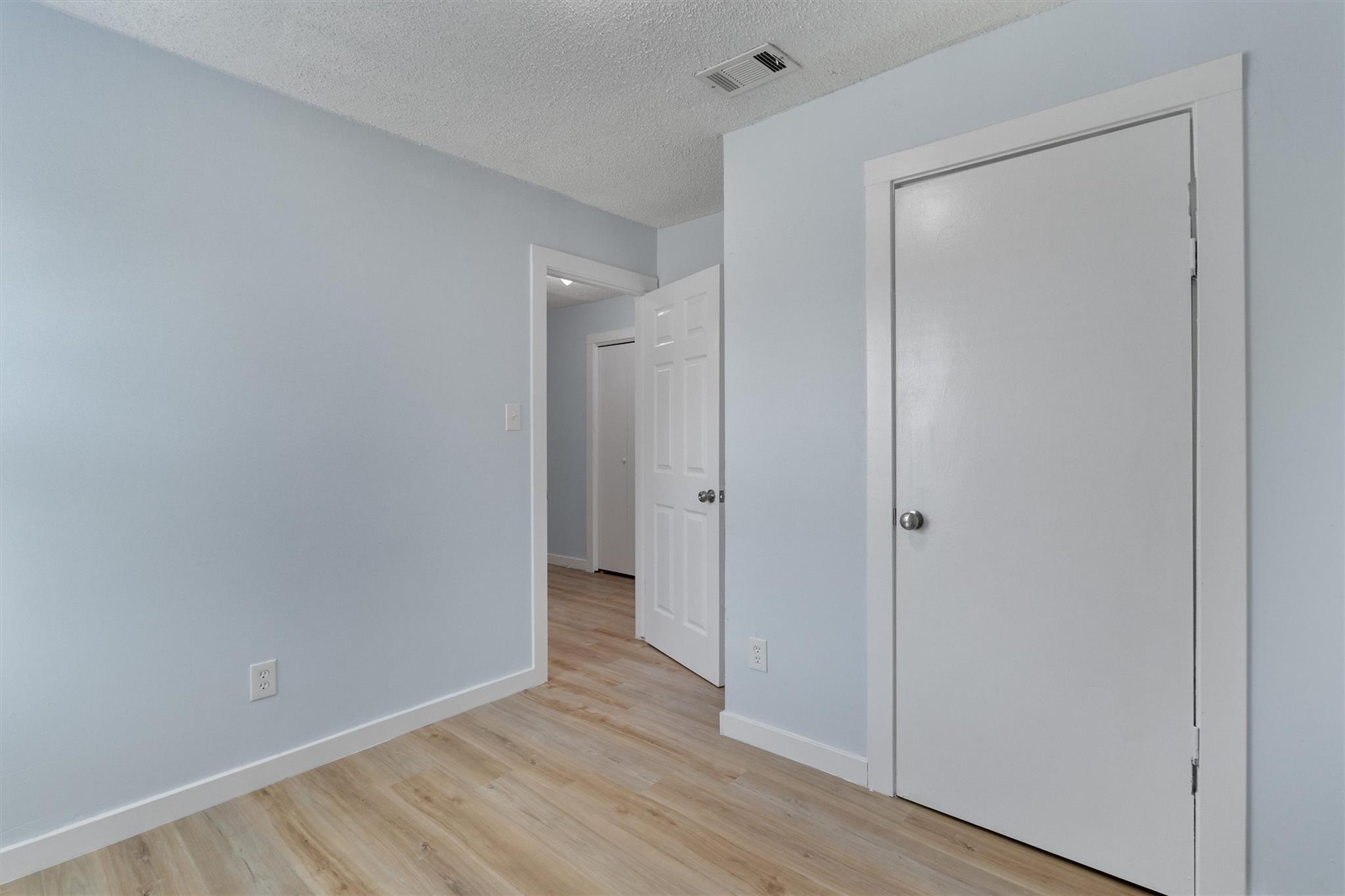 520 Lenora Dr # B, Taylor, TX 76574