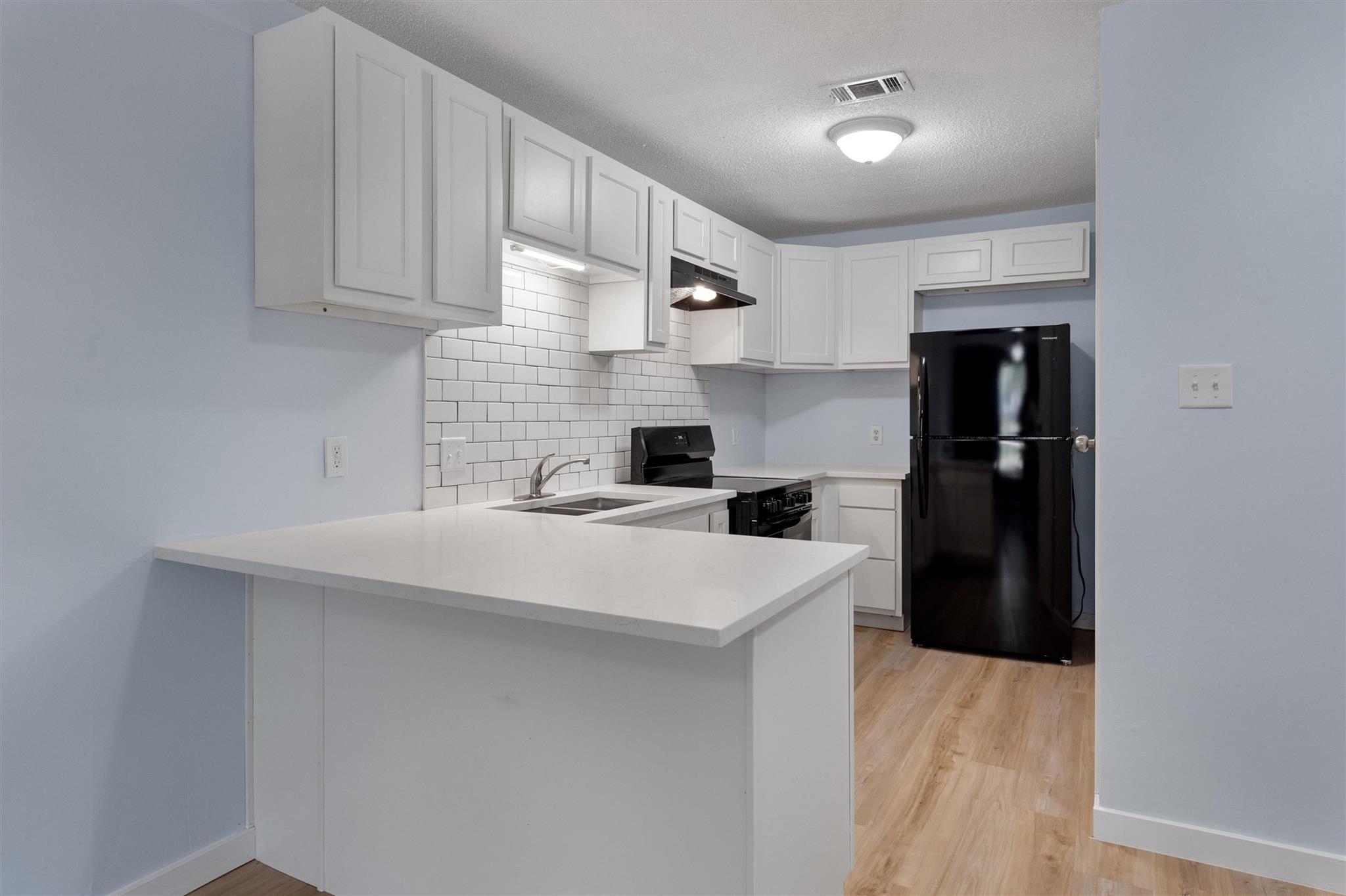 520 Lenora Dr # B, Taylor, TX 76574