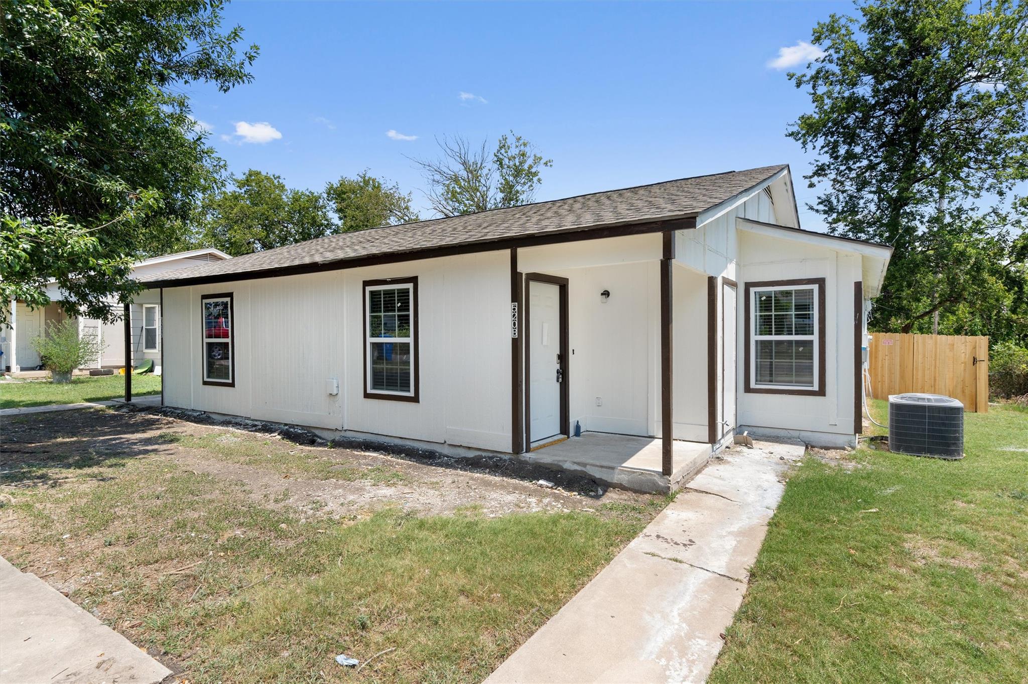 520 Lenora Dr # B, Taylor, TX 76574