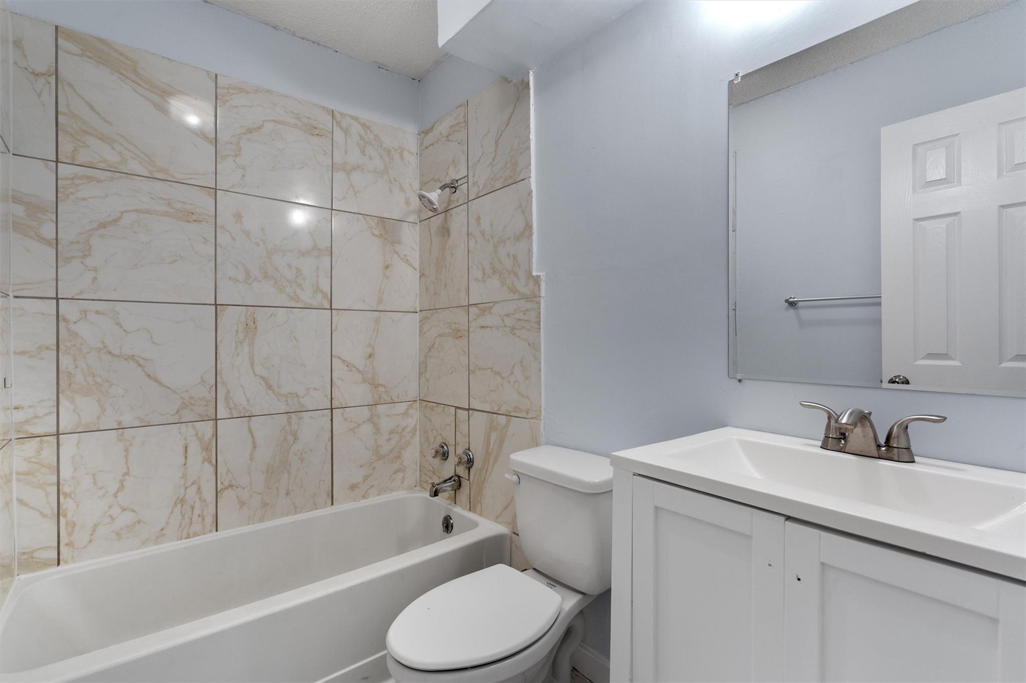 520 Lenora Dr # B, Taylor, TX 76574