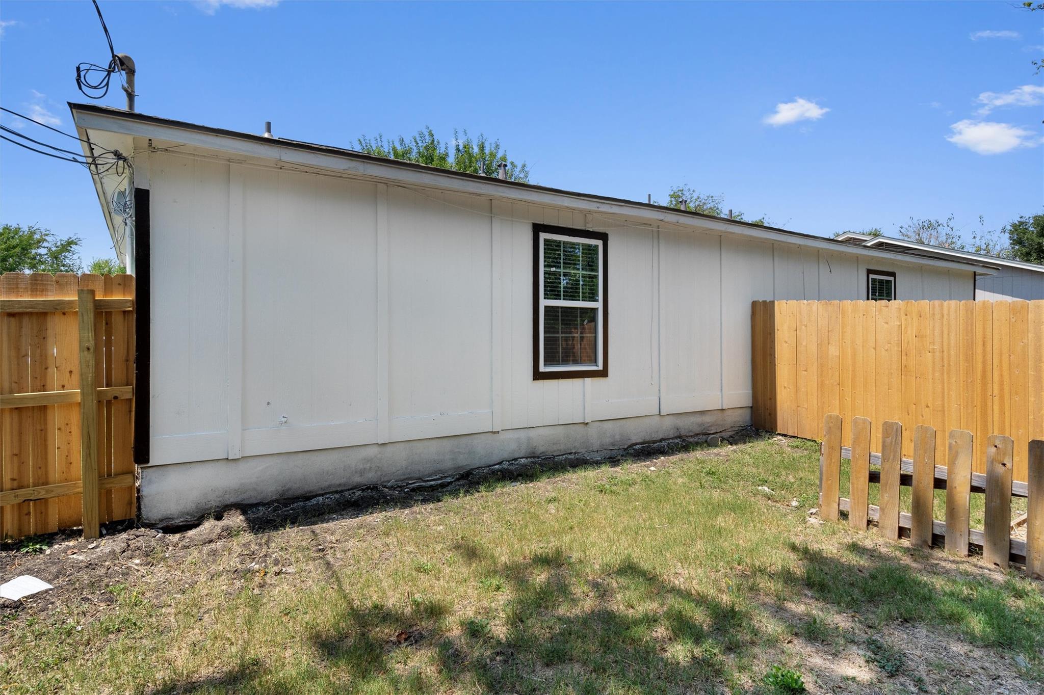 520 Lenora Dr # B, Taylor, TX 76574