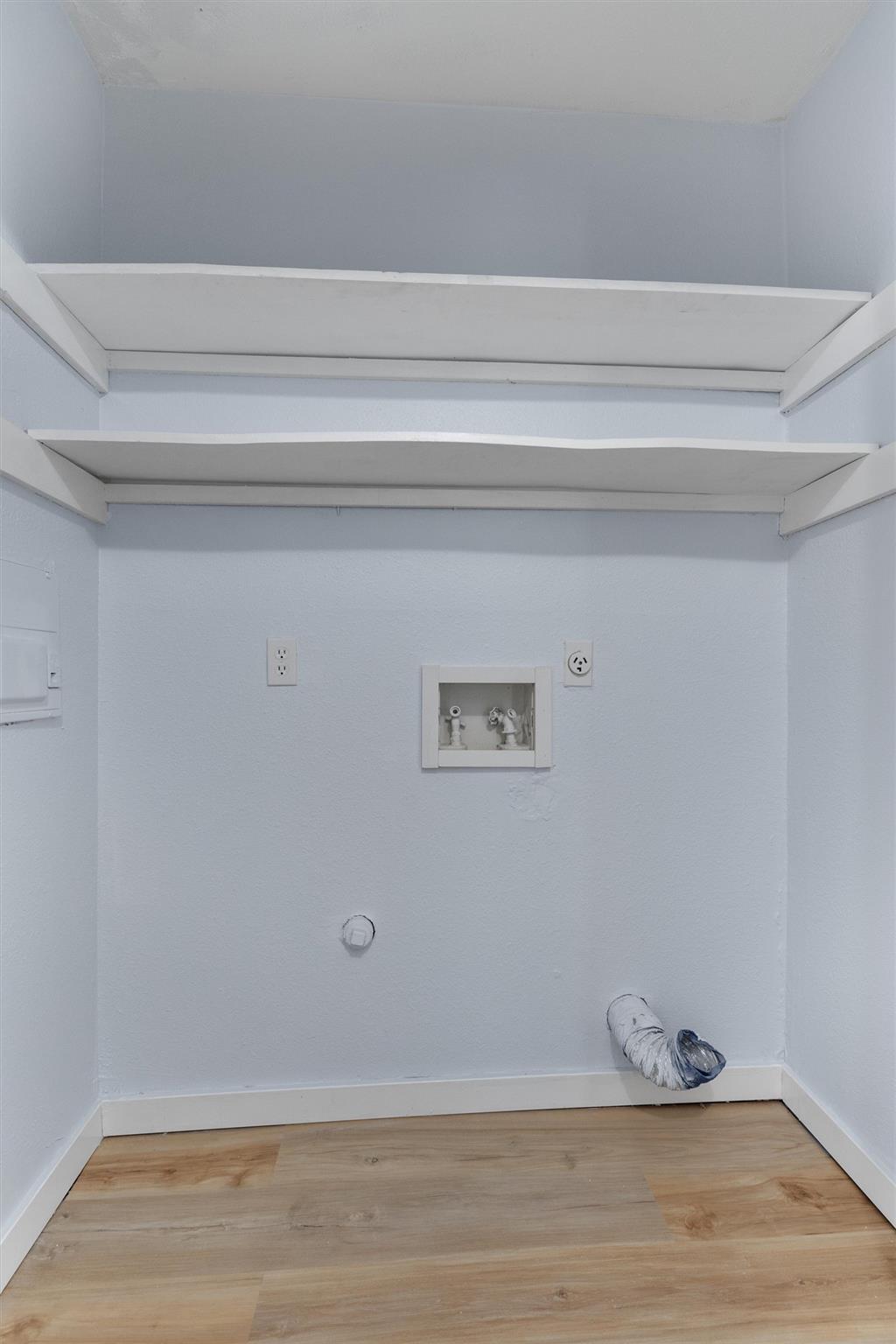 520 Lenora Dr # B, Taylor, TX 76574