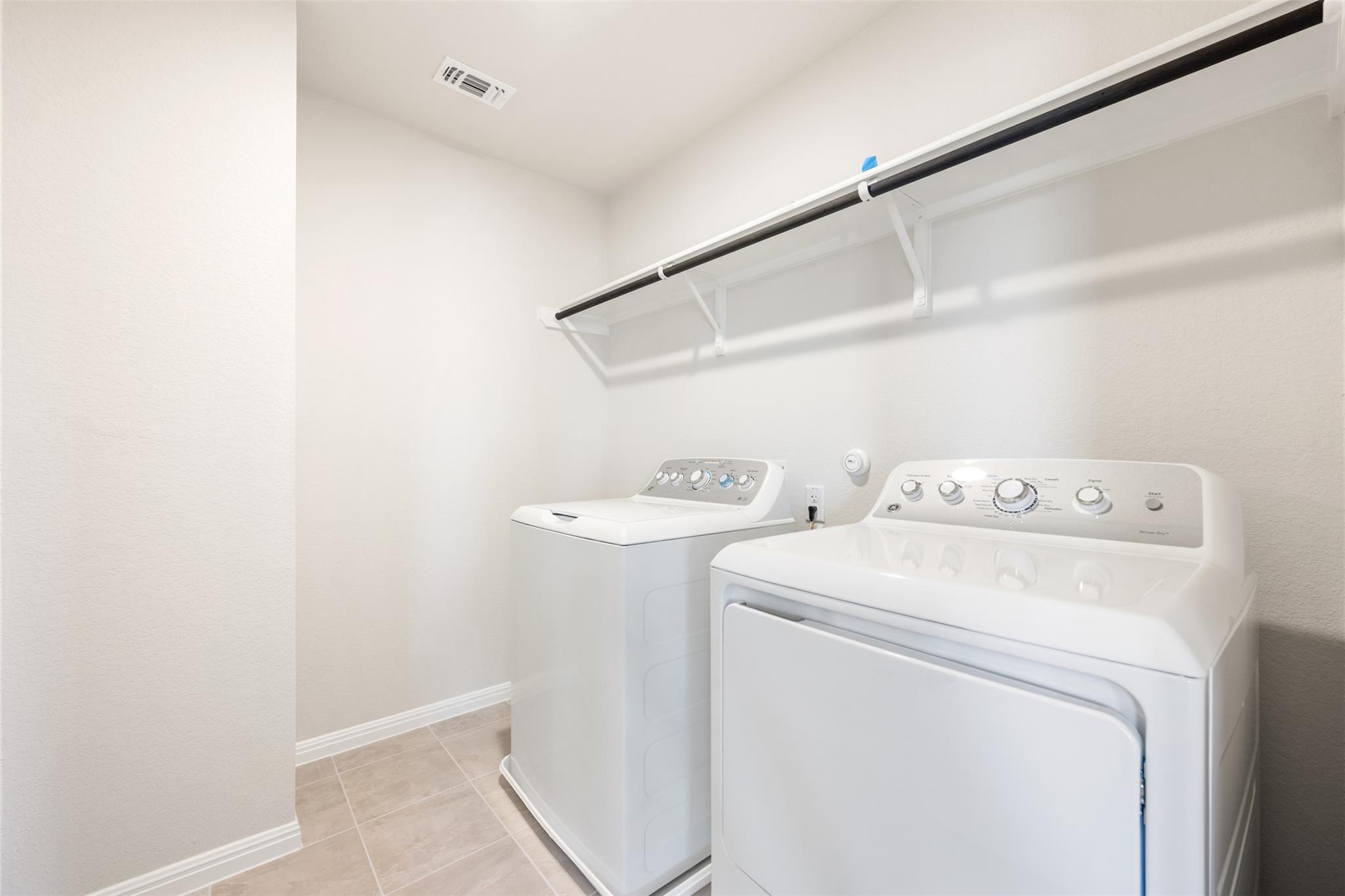 135 Silverleaf Spur, Bastrop, TX 78602