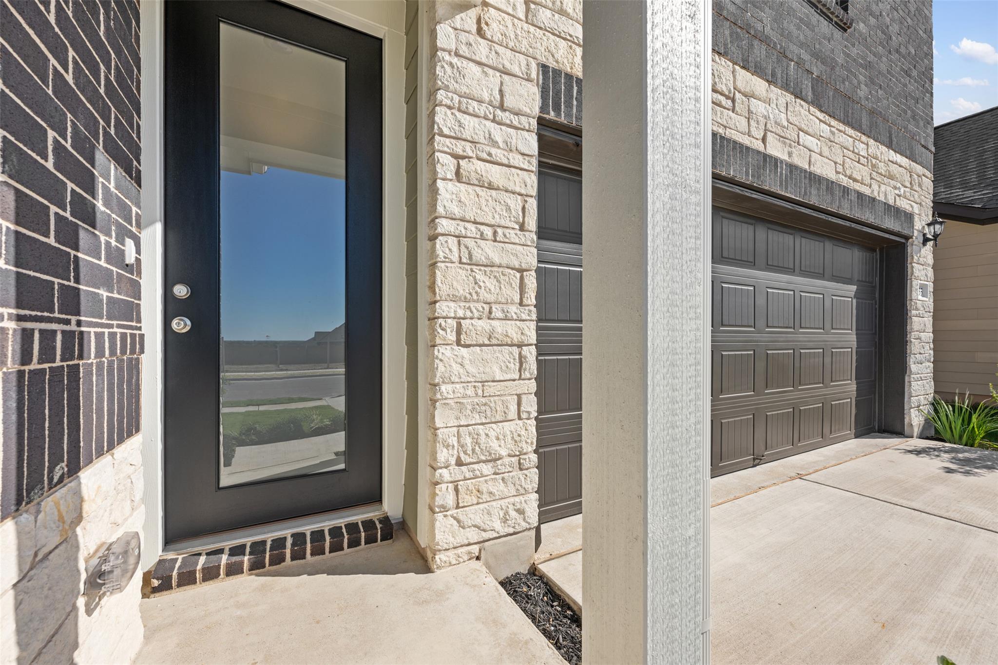 135 Silverleaf Spur, Bastrop, TX 78602