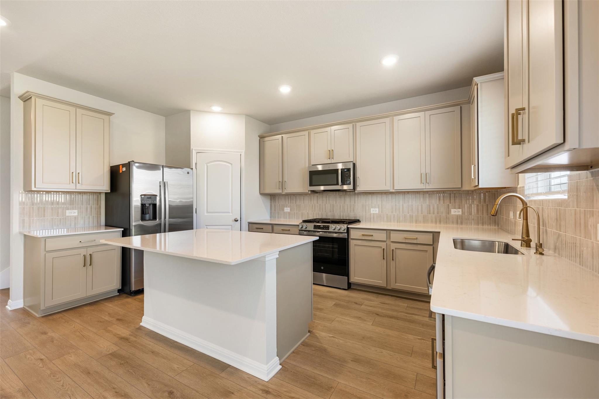 135 Silverleaf Spur, Bastrop, TX 78602