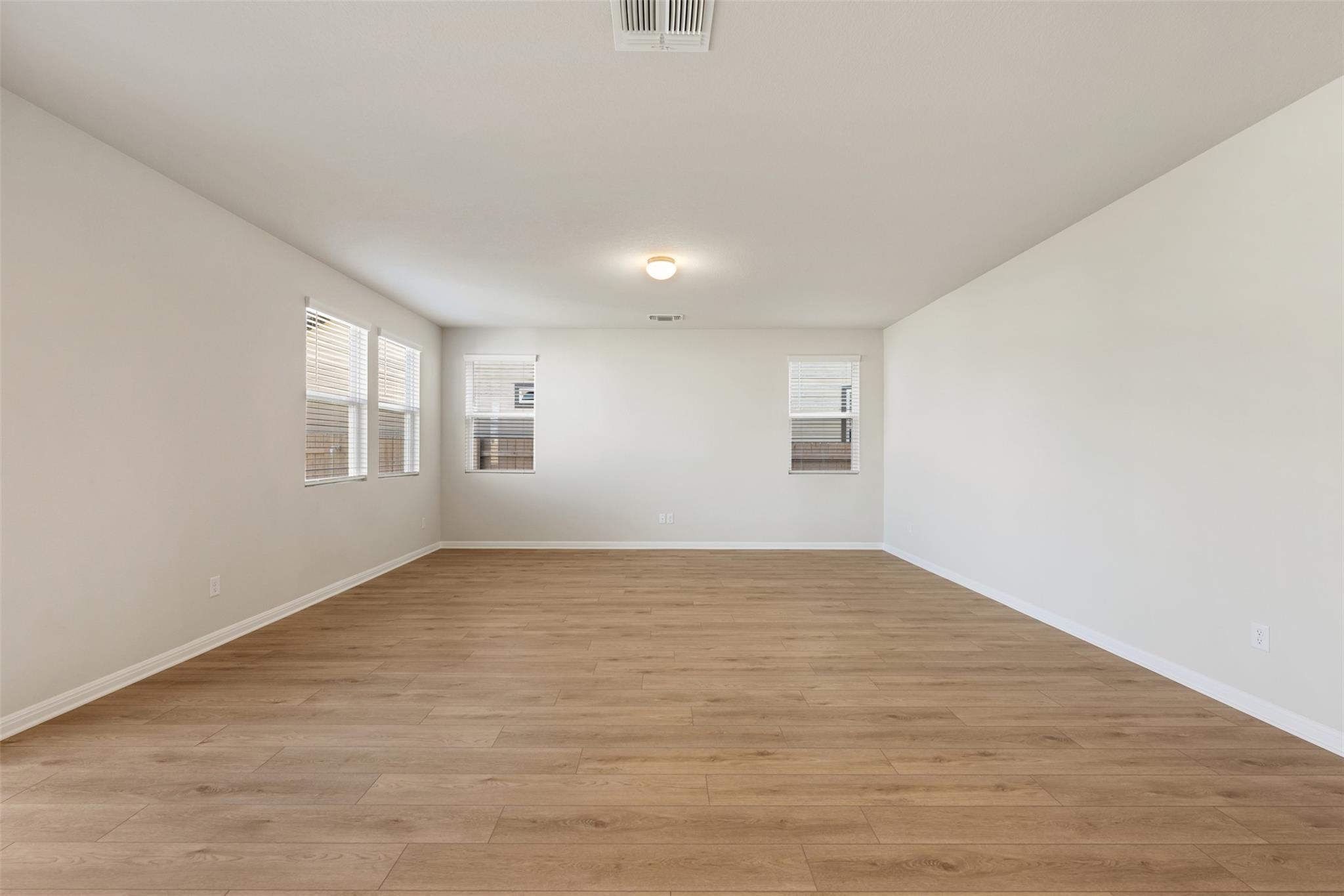 135 Silverleaf Spur, Bastrop, TX 78602