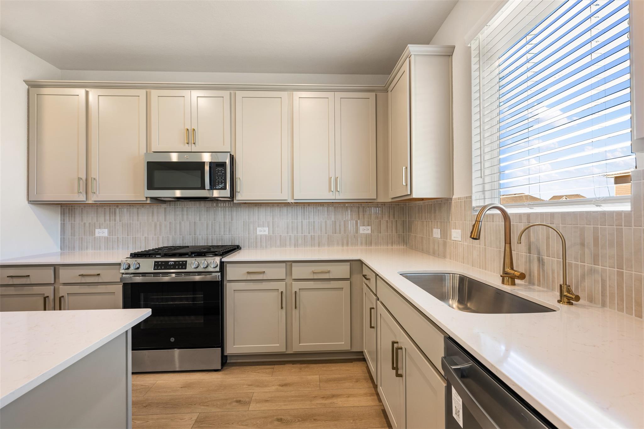 135 Silverleaf Spur, Bastrop, TX 78602