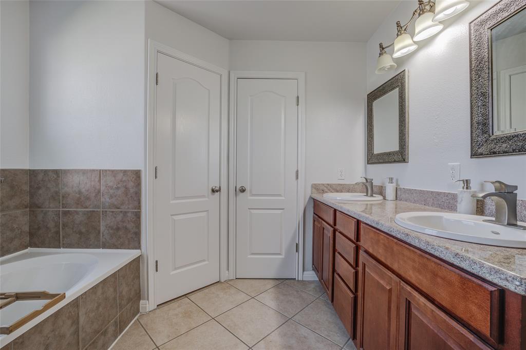 1601 Windy Park Dr, Round Rock, TX 78664