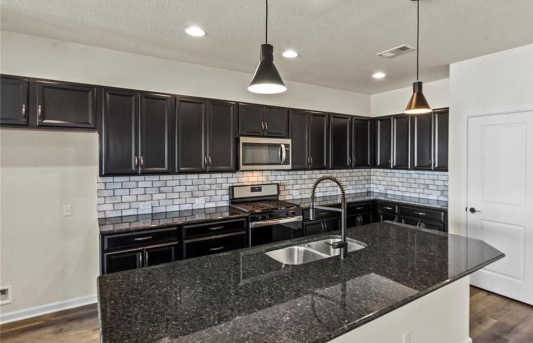 100 Stone Fork Ln, Hutto, TX 78634