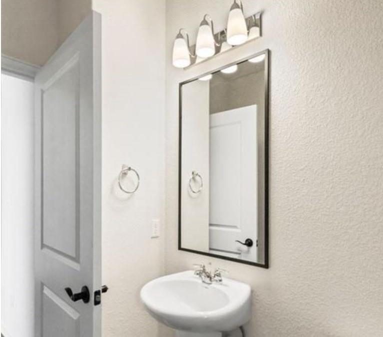 100 Stone Fork Ln, Hutto, TX 78634