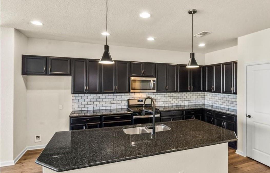 100 Stone Fork Ln, Hutto, TX 78634