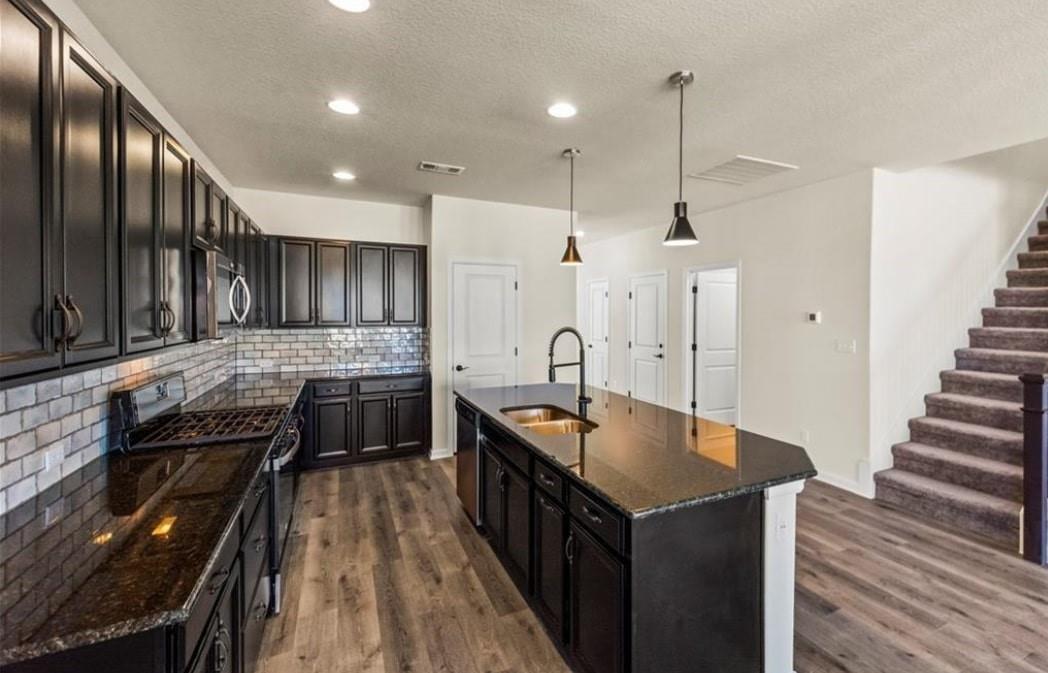 100 Stone Fork Ln, Hutto, TX 78634