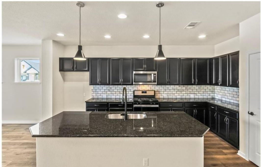 100 Stone Fork Ln, Hutto, TX 78634