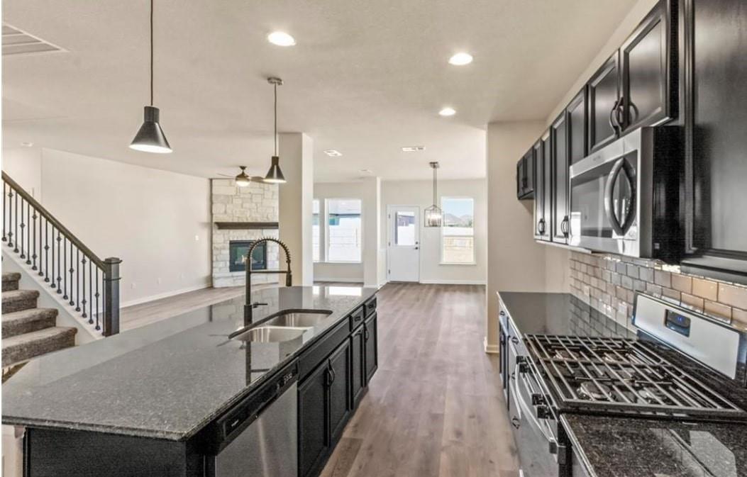 100 Stone Fork Ln, Hutto, TX 78634