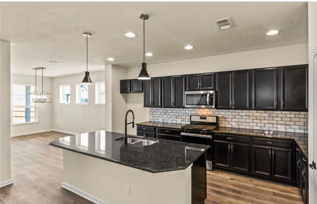 100 Stone Fork Ln, Hutto, TX 78634