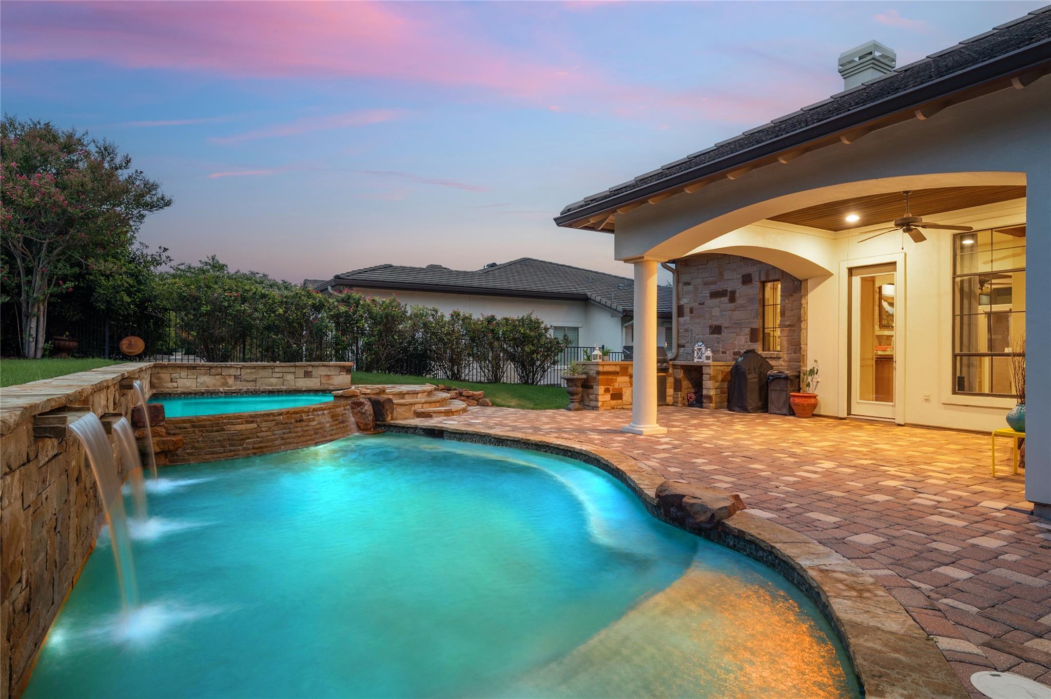117 Black Wolf Run, Austin, TX 78738