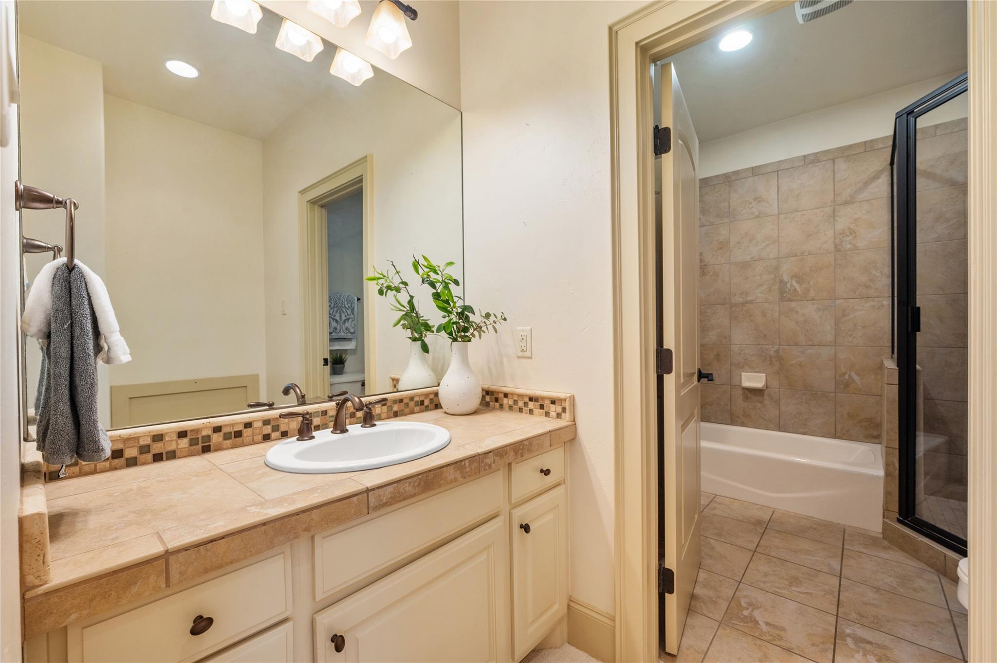 117 Black Wolf Run, Austin, TX 78738