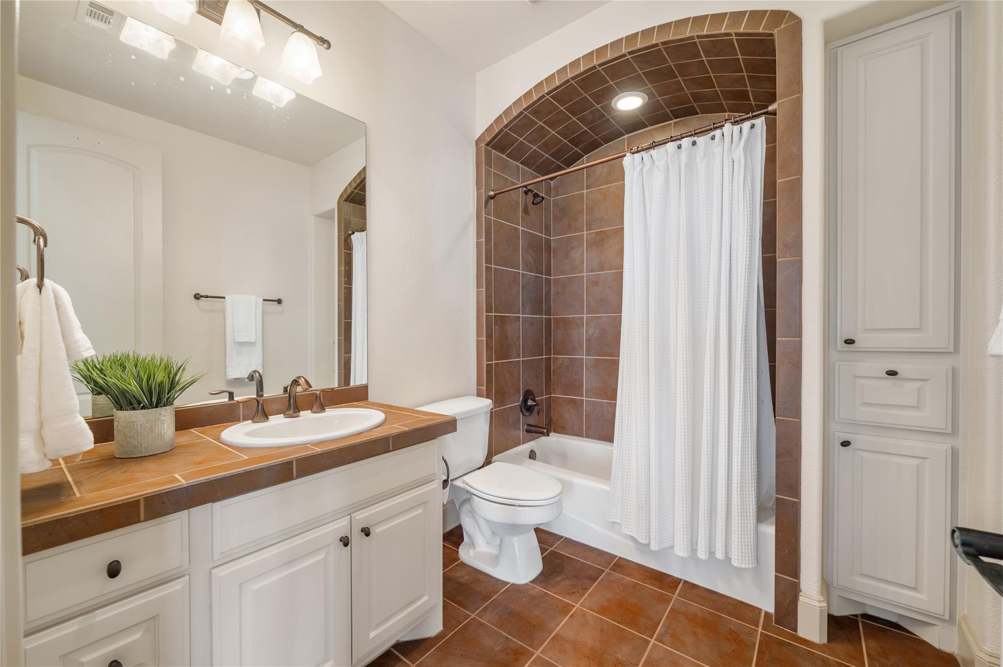 117 Black Wolf Run, Austin, TX 78738