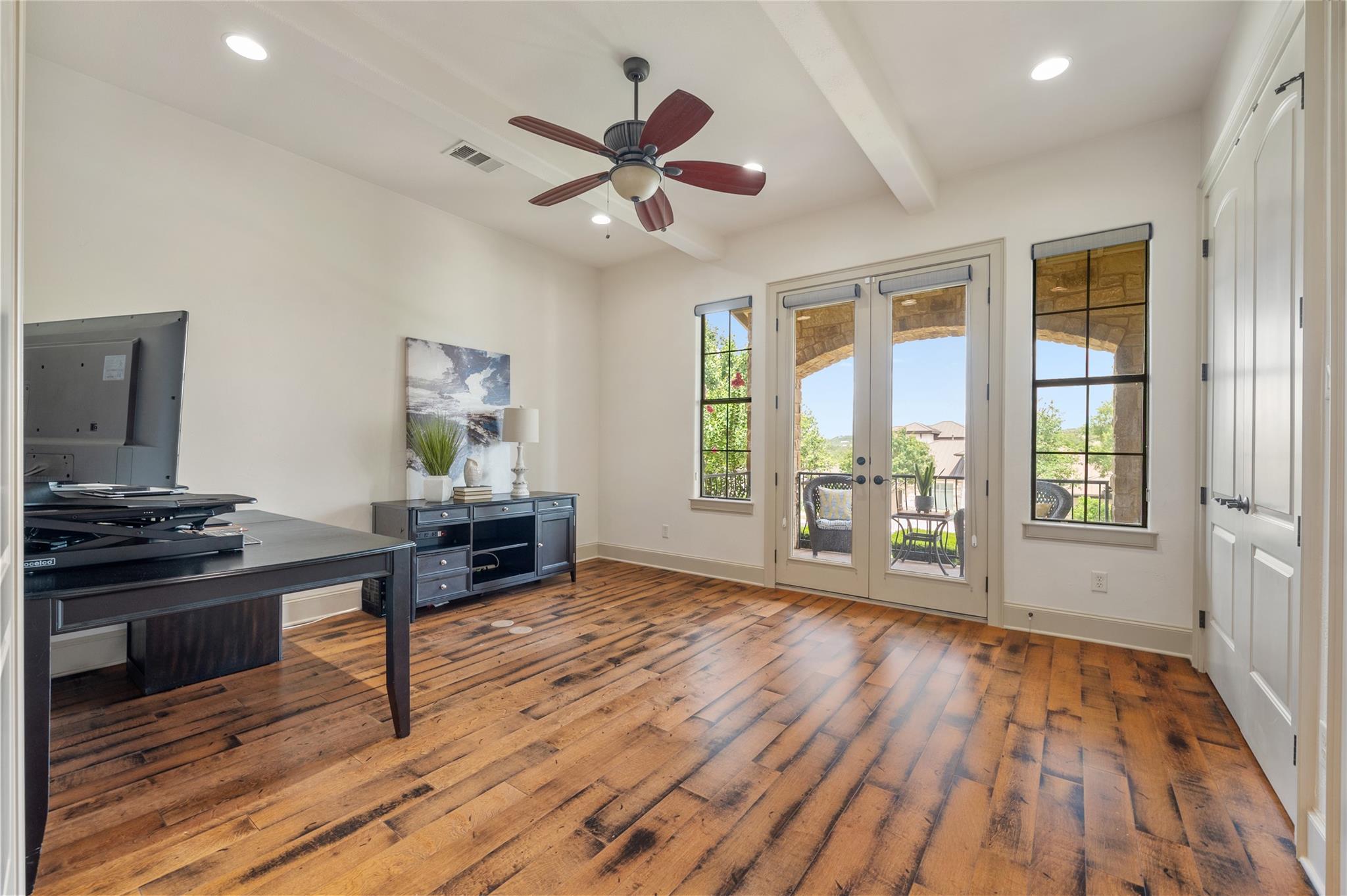 117 Black Wolf Run, Austin, TX 78738