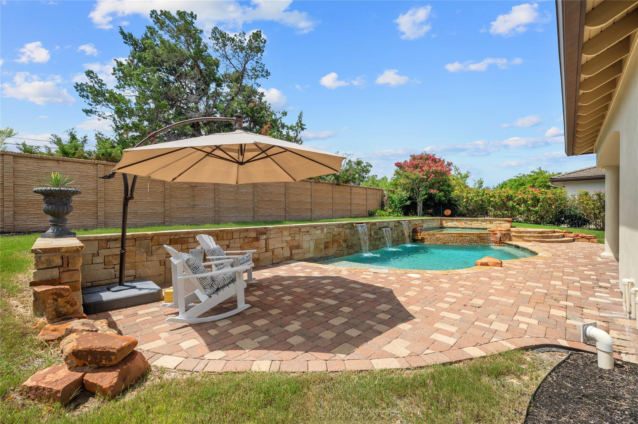 117 Black Wolf Run, Austin, TX 78738