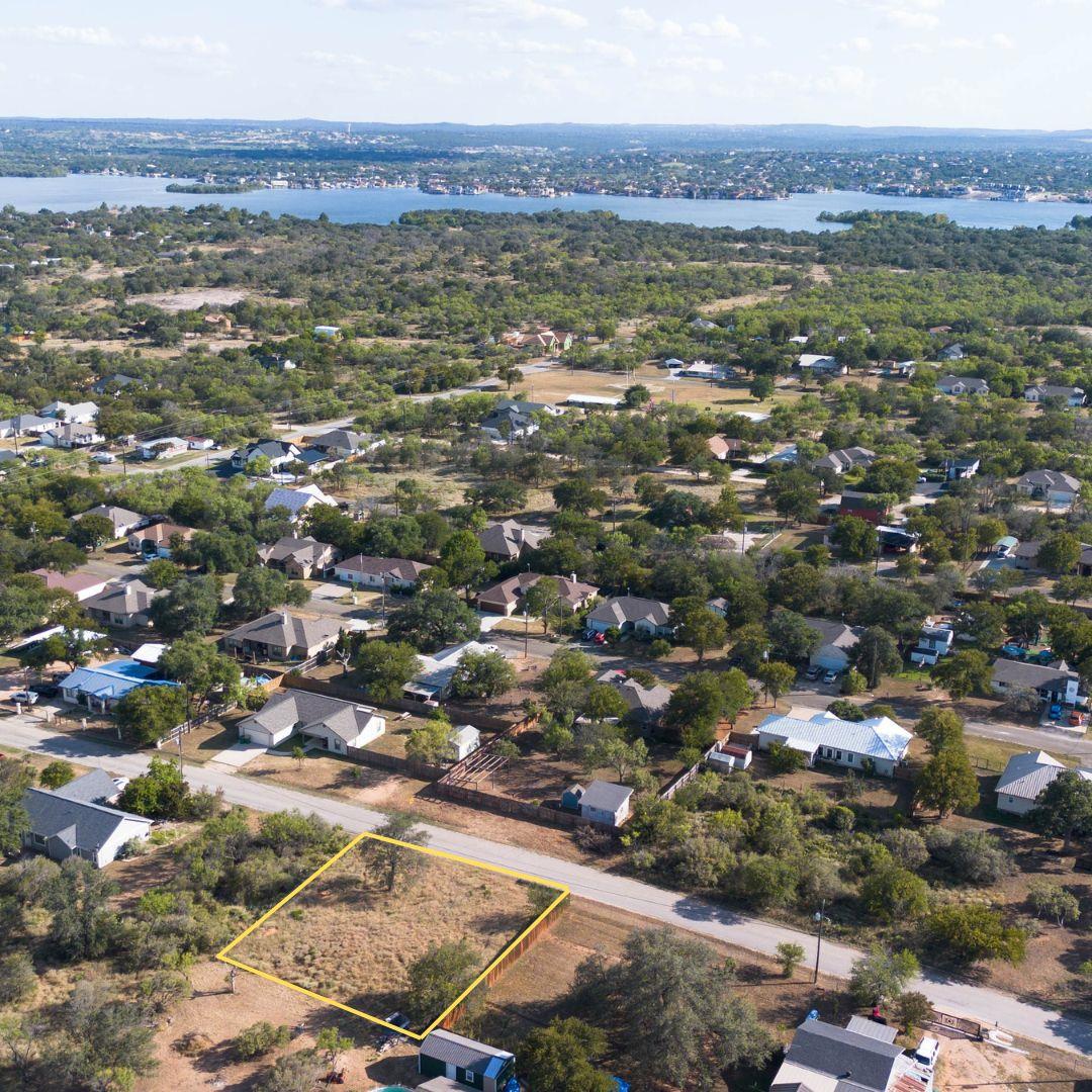 126 W Maple Dr, Granite Shoals, TX 78654