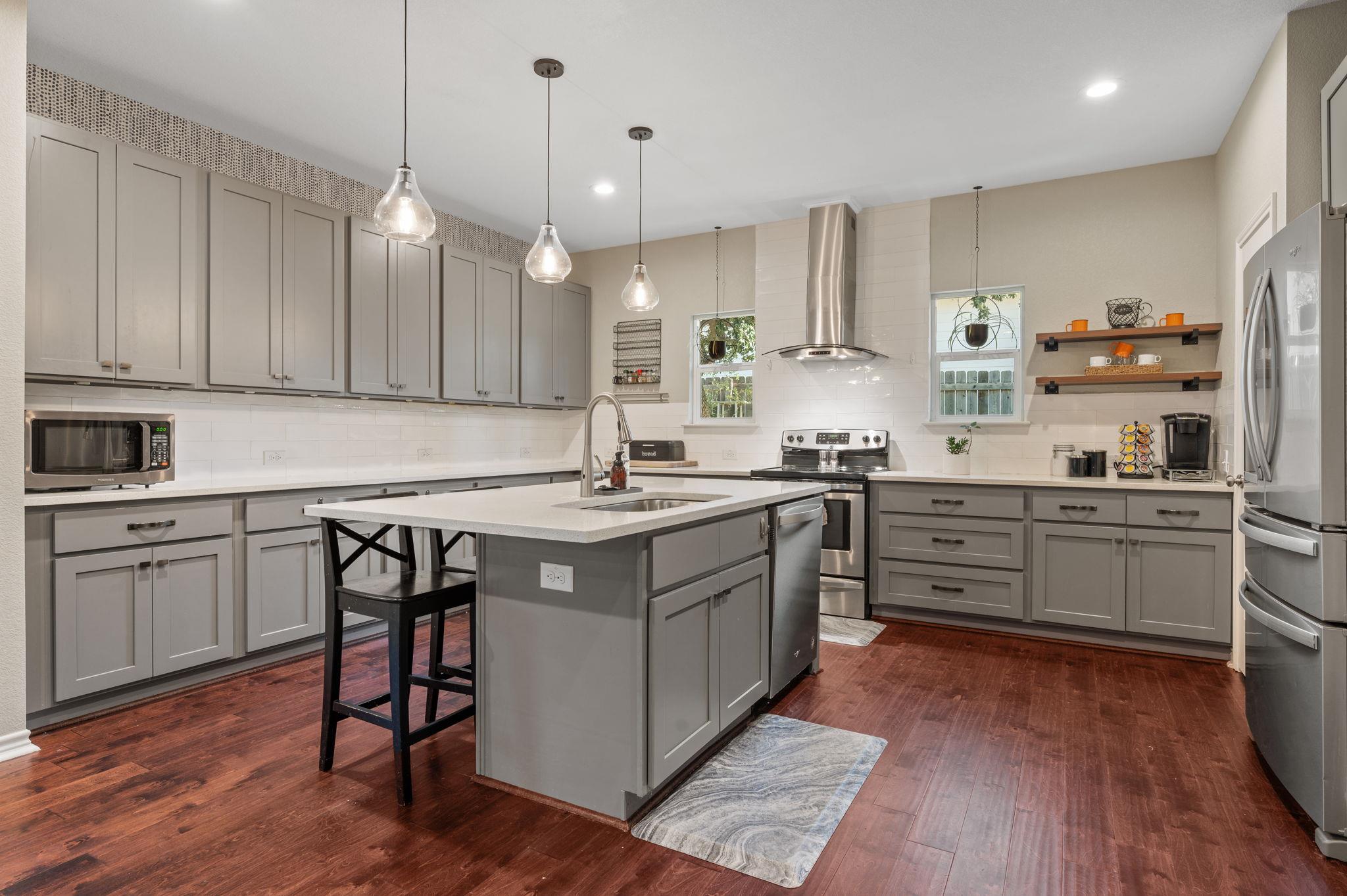 4401 Lindberg Ln, Lago Vista, TX 78645