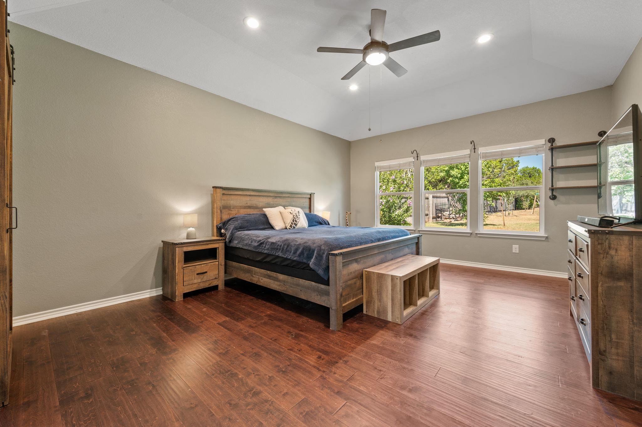 4401 Lindberg Ln, Lago Vista, TX 78645