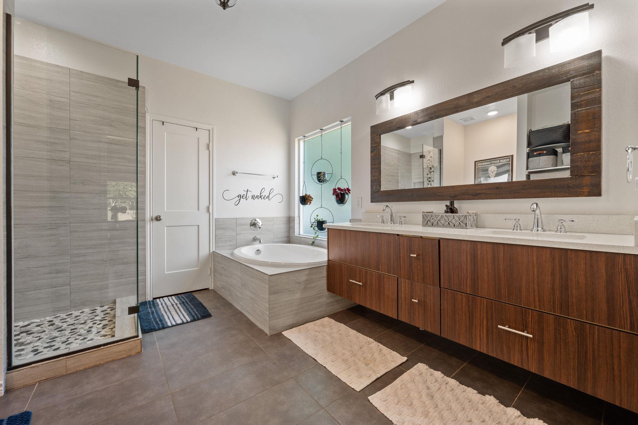 4401 Lindberg Ln, Lago Vista, TX 78645