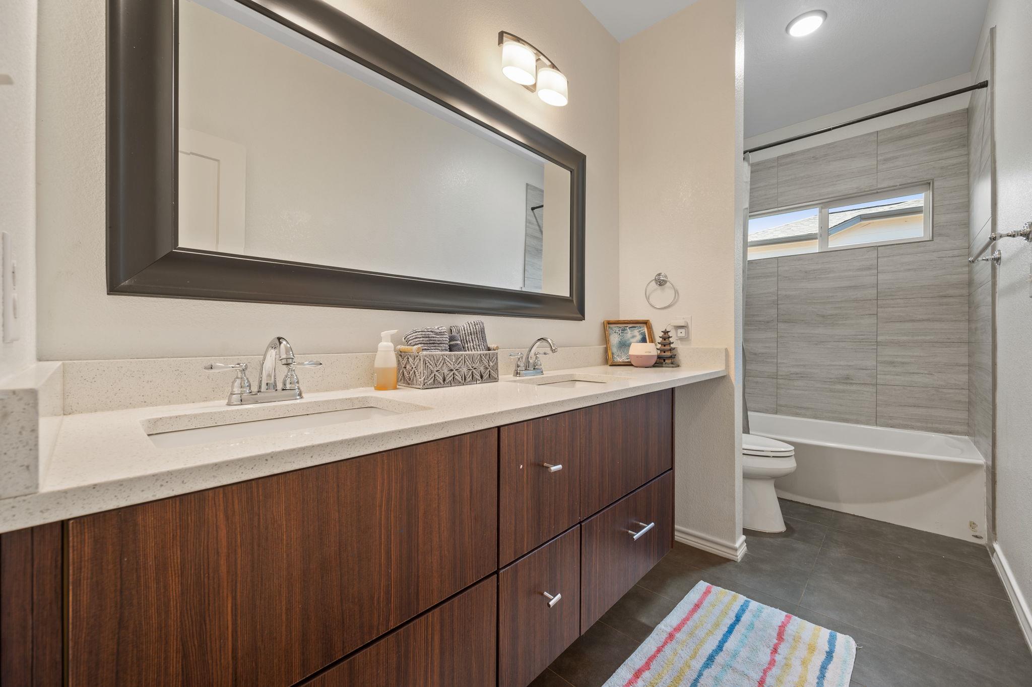 4401 Lindberg Ln, Lago Vista, TX 78645