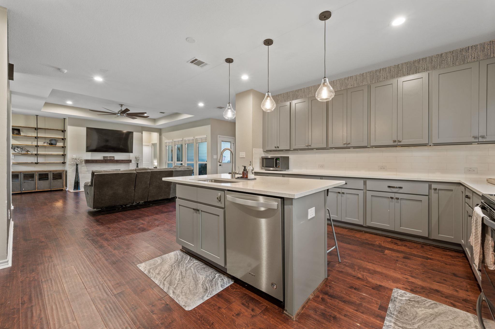 4401 Lindberg Ln, Lago Vista, TX 78645