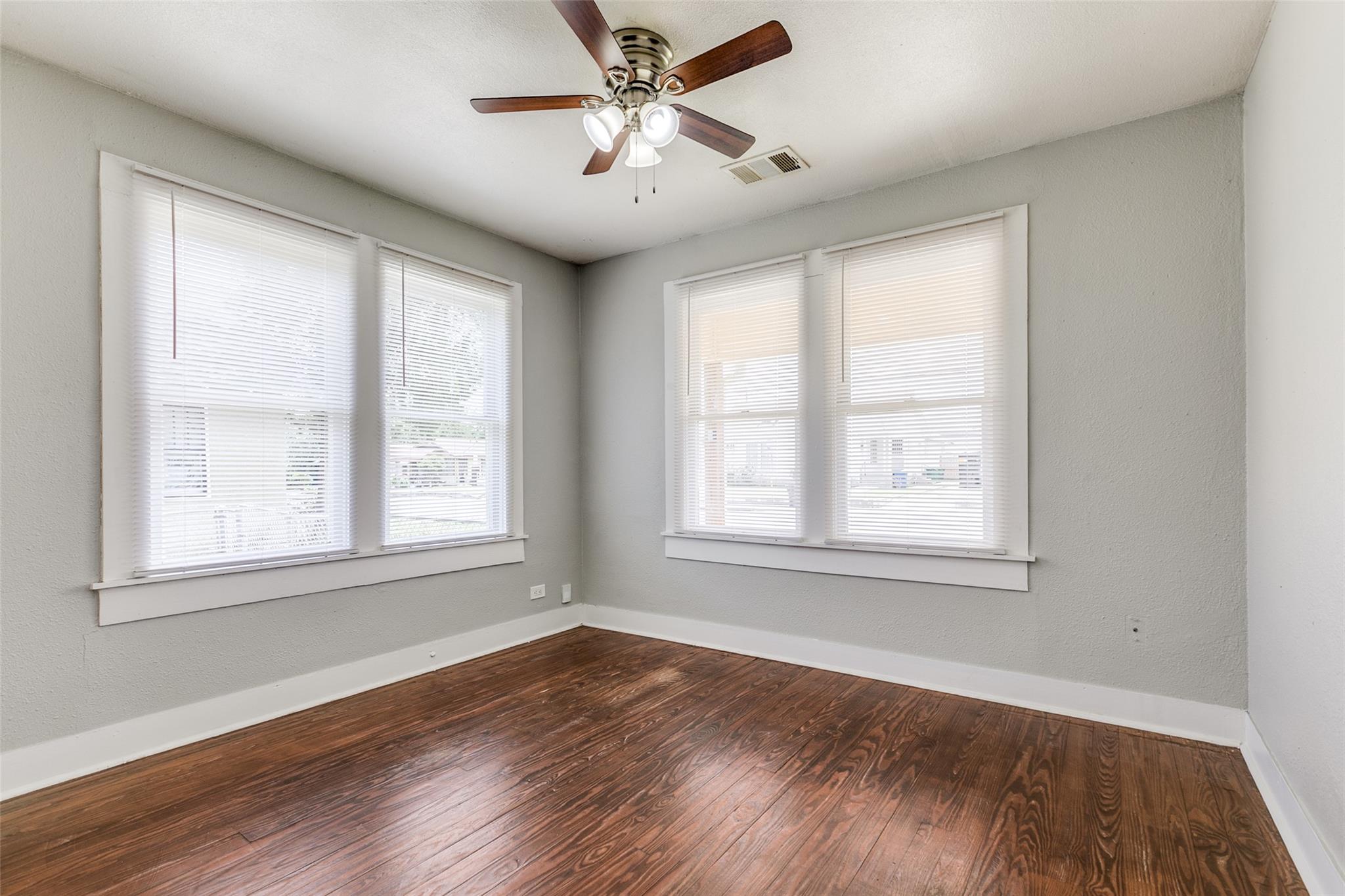 2447 E Houston St, San Antonio, TX 78202