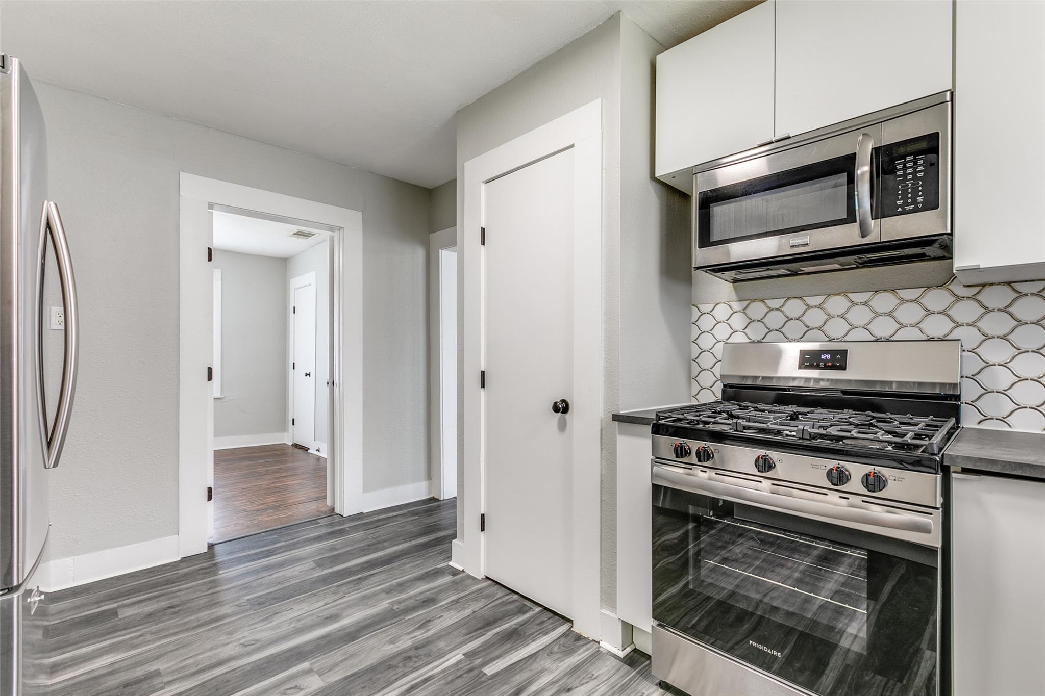 2447 E Houston St, San Antonio, TX 78202