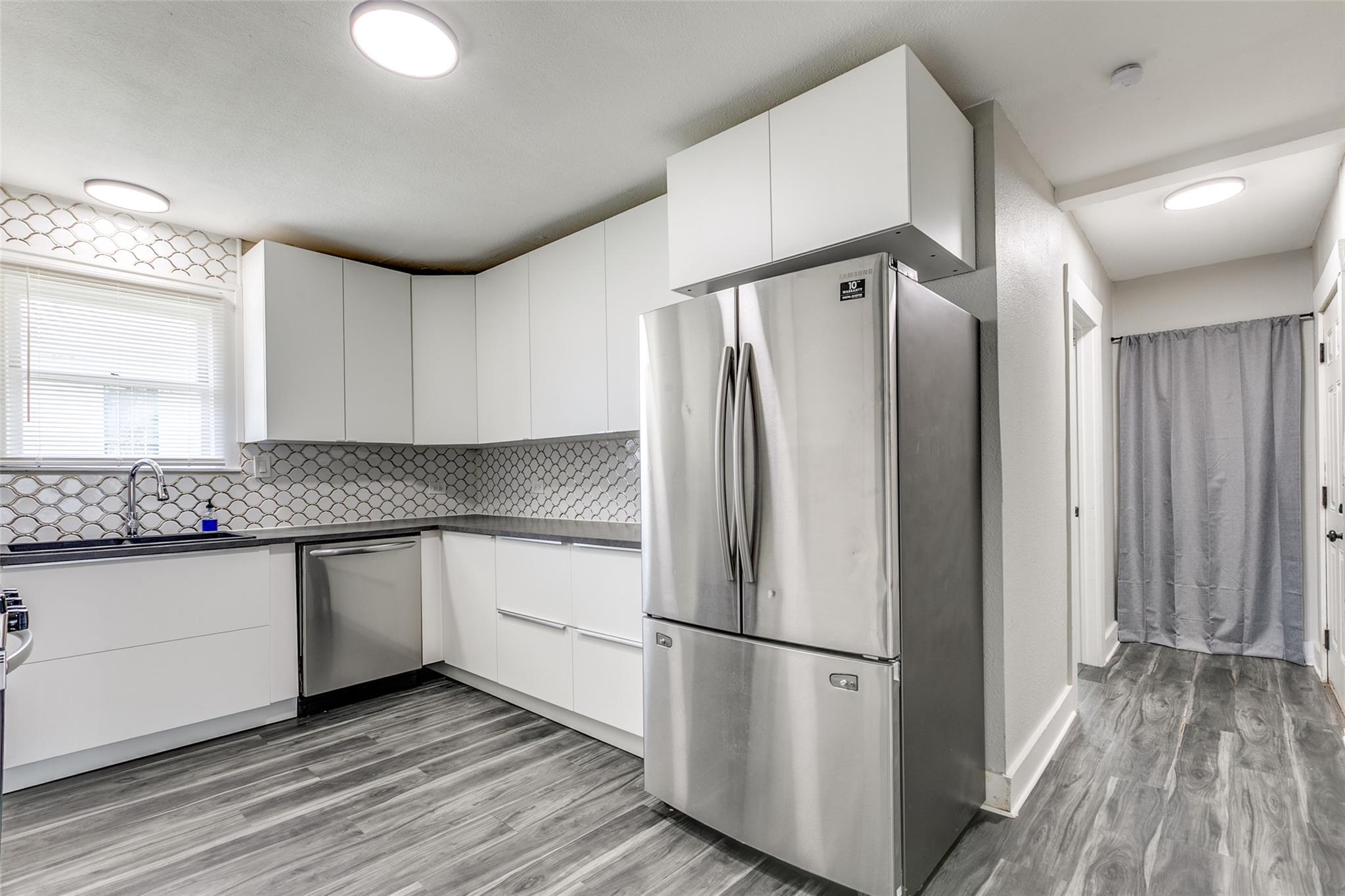 2447 E Houston St, San Antonio, TX 78202