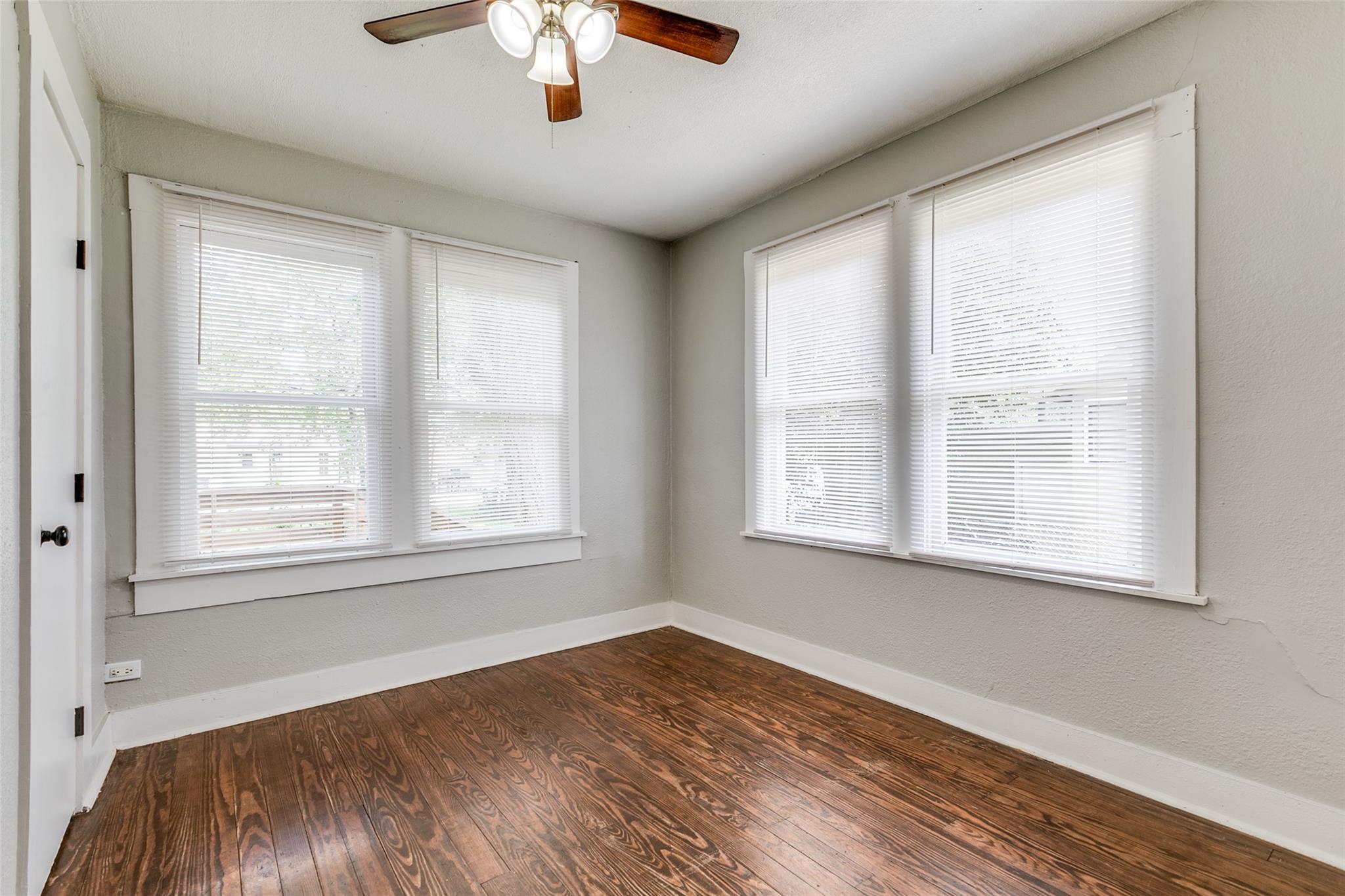 2447 E Houston St, San Antonio, TX 78202