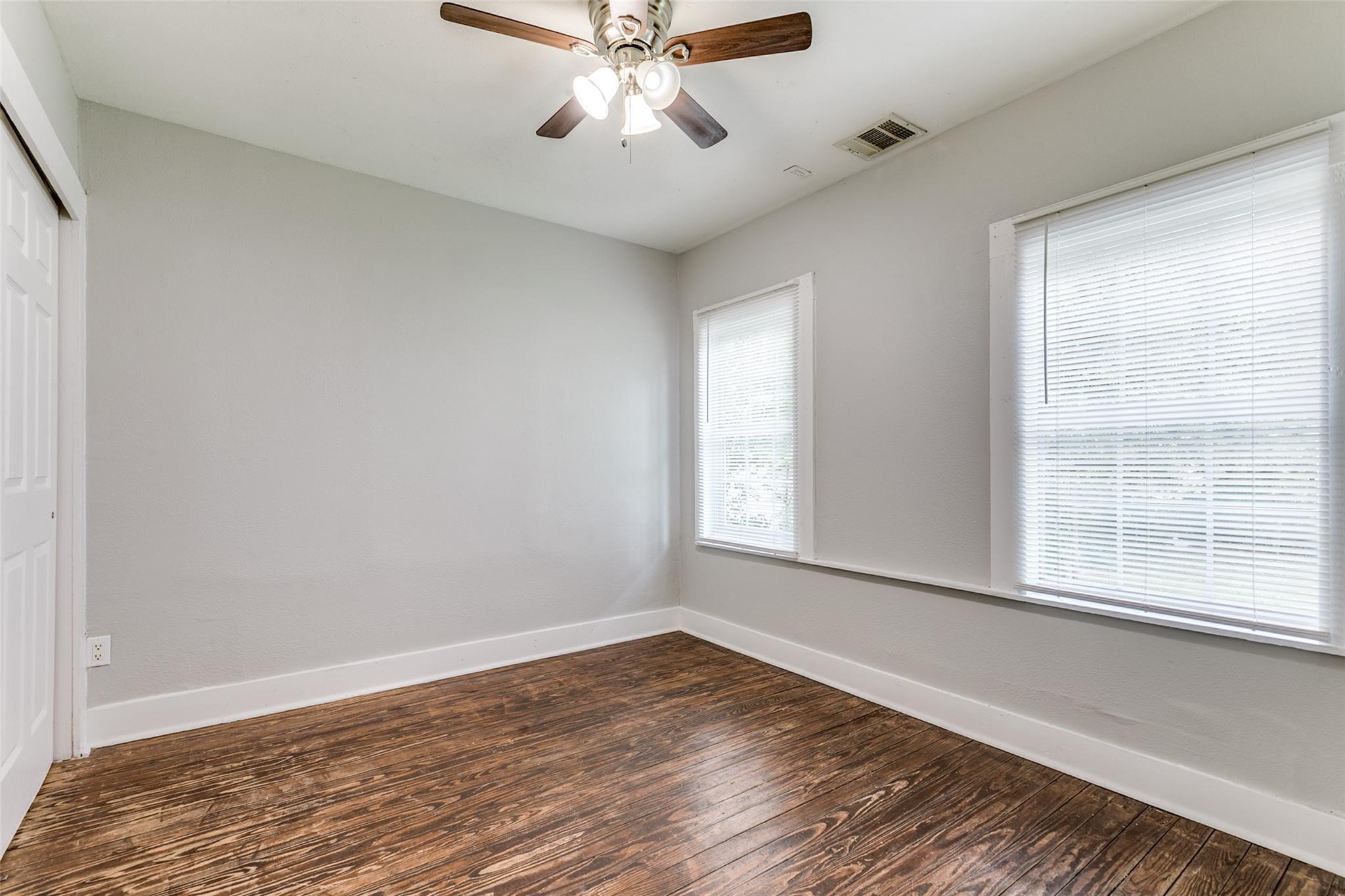 2447 E Houston St, San Antonio, TX 78202