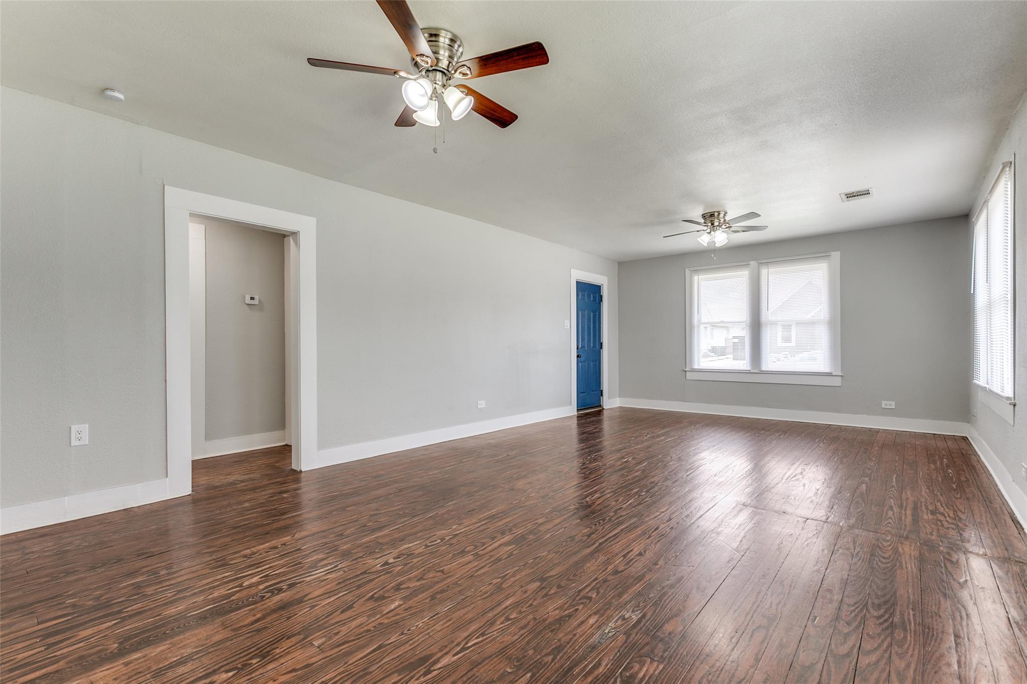 2447 E Houston St, San Antonio, TX 78202