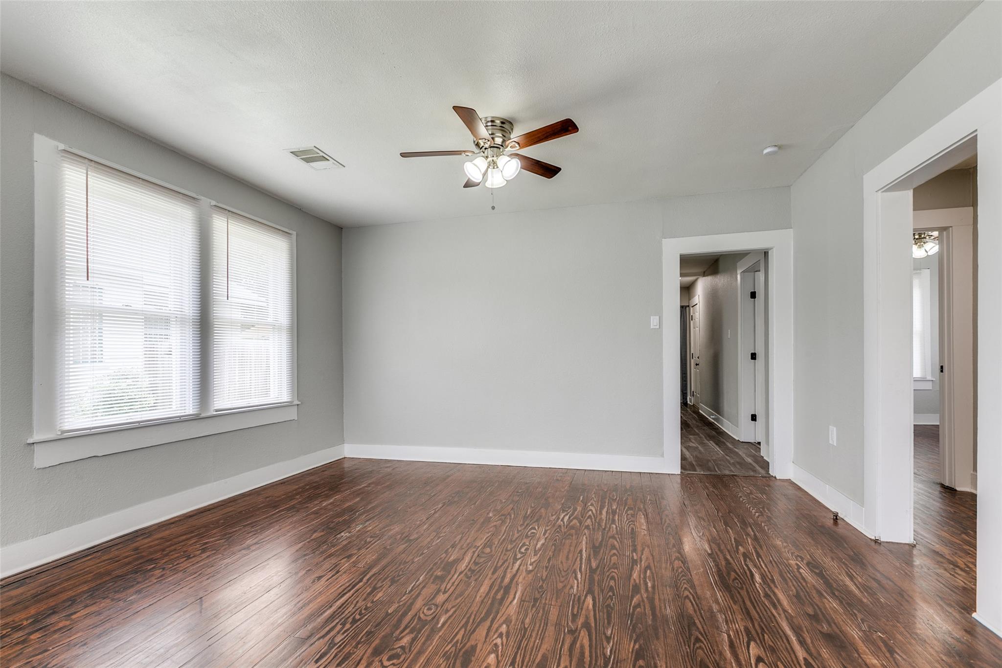 2447 E Houston St, San Antonio, TX 78202