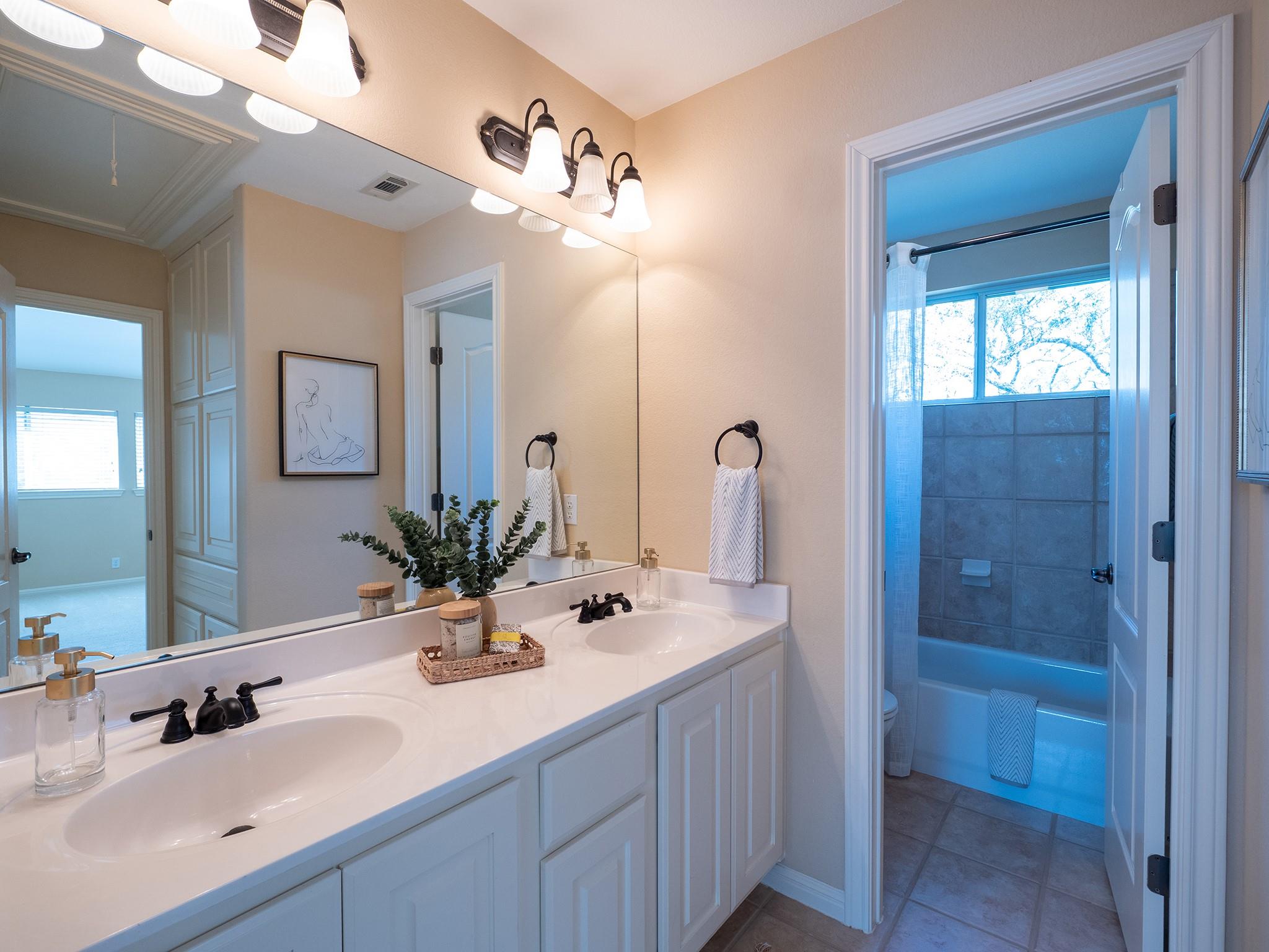 2 Champions Ln, Austin, TX 78734